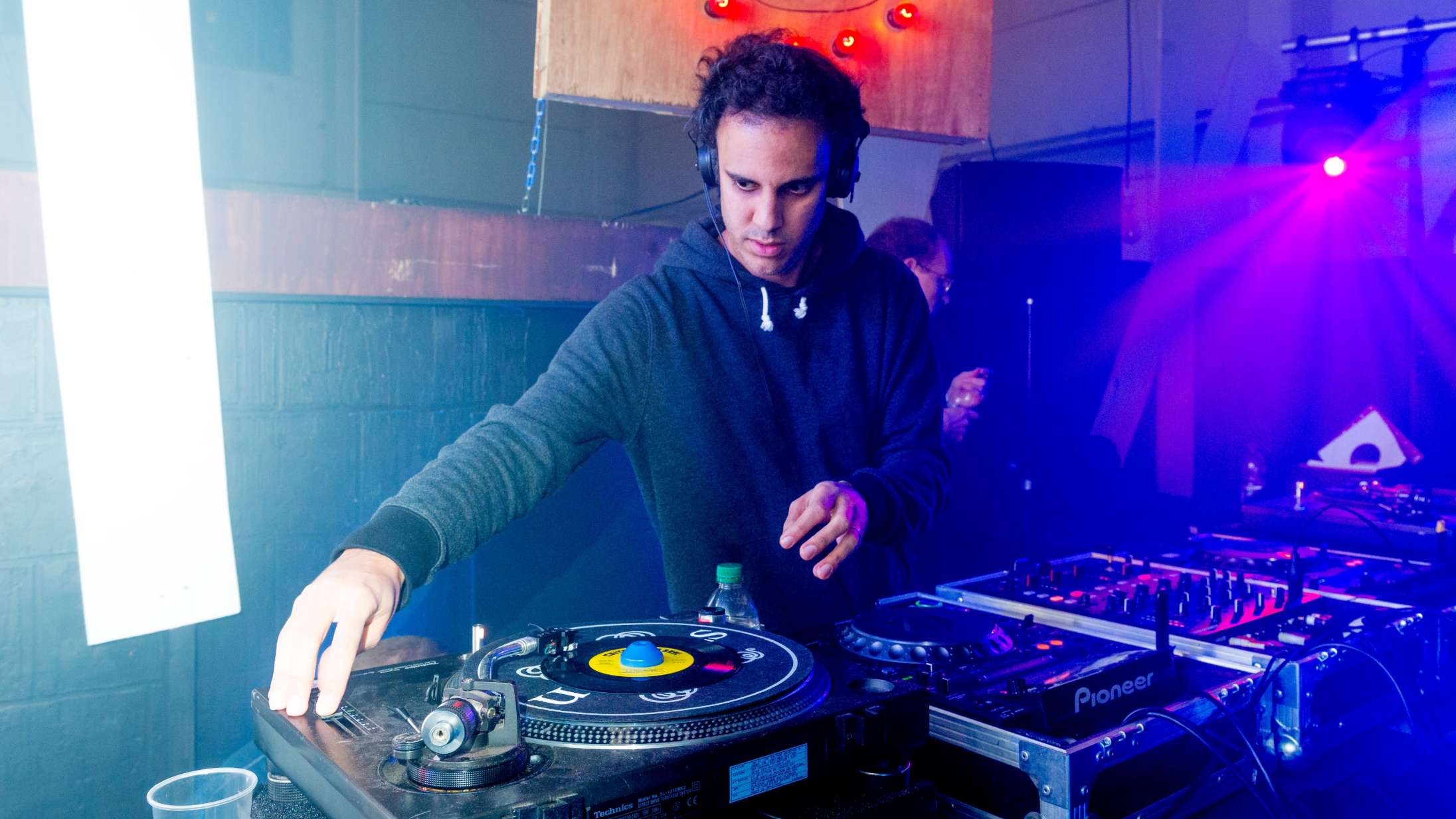 Distortion afslører ny musikpakke – britisk klubikon på toppen af plakaten