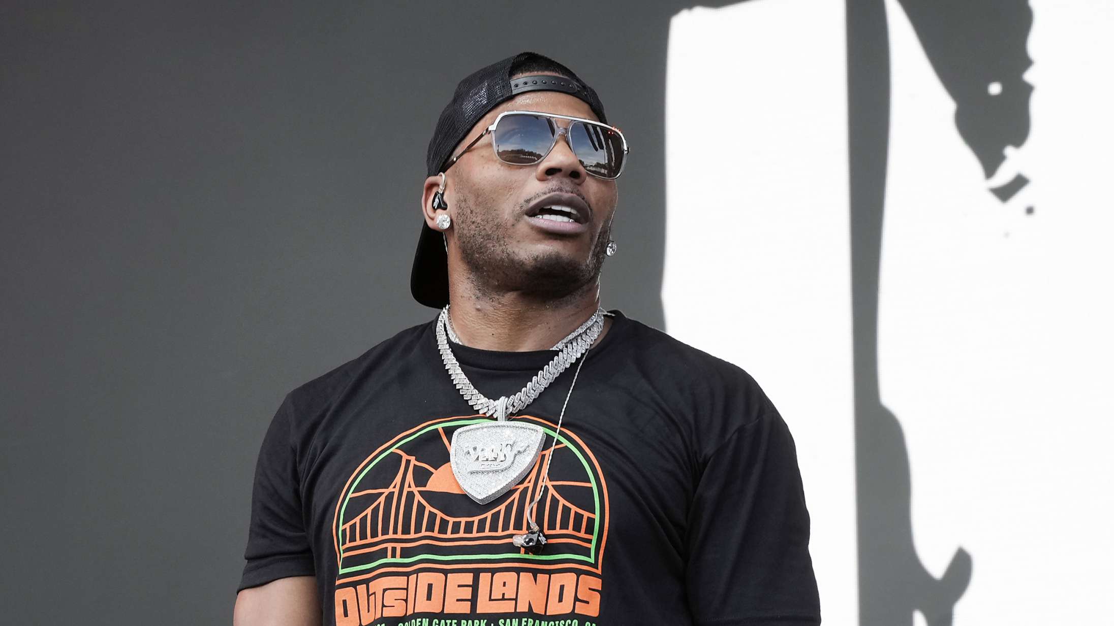 Nelly undskylder efter sexvideo på Instagram