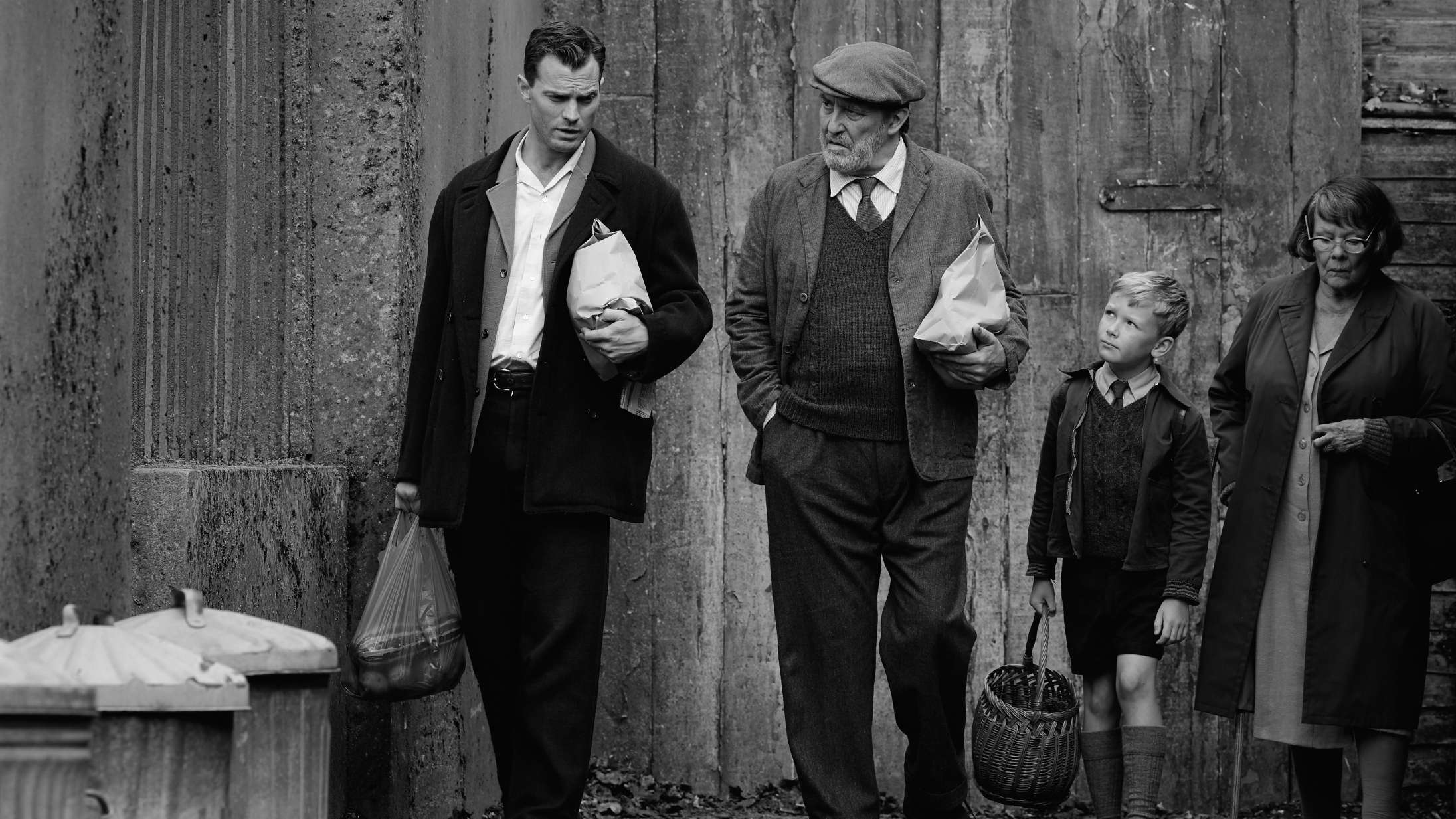 ‘Belfast’: Kenneth Branaghs Oscar-nominerede barndomsminder kalder tårerne frem