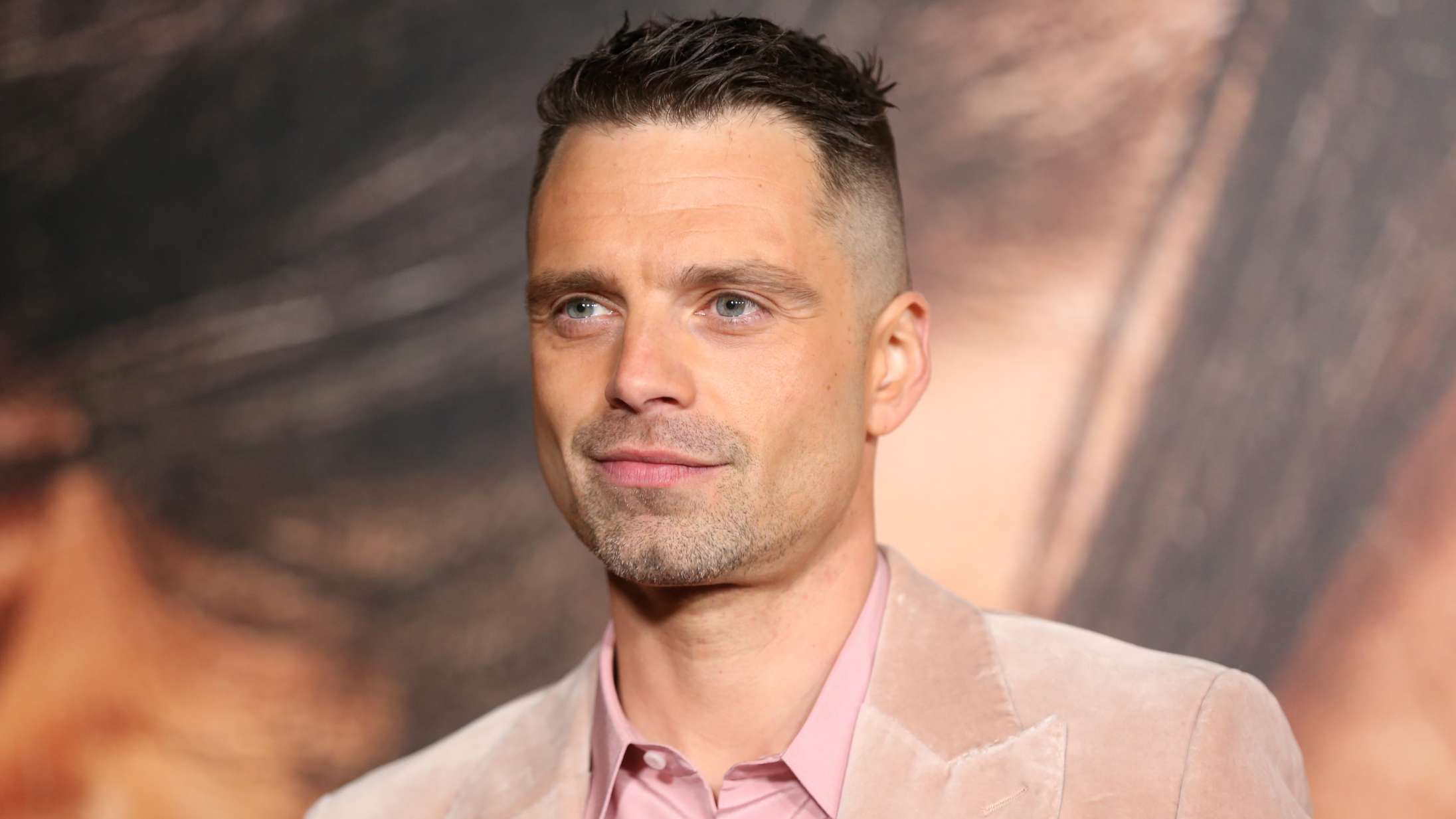 Sebastian Stan er umulig at genkende i første billede fra ventet A24-film