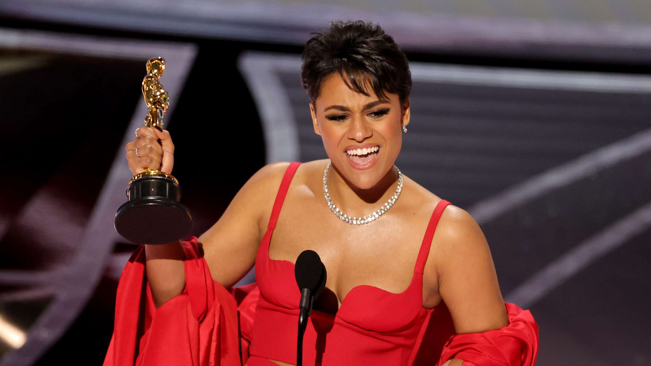 Historiske priser til årets Oscar-show – første åbne LGBTQ-sejr og uventet streaming-snub