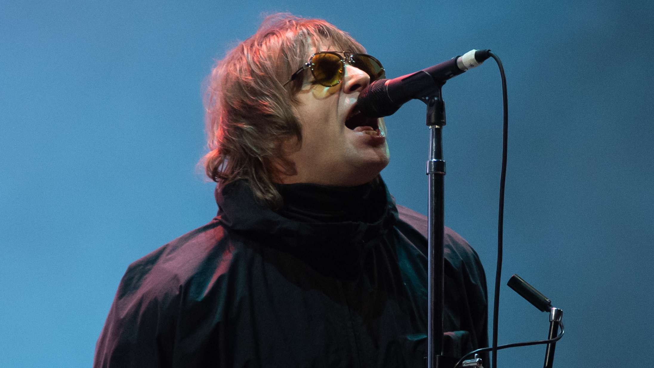 Se Liam Gallagher dedikere ‘Live Forever’ til Foo Fighters-trommeslager Taylor Hawkins