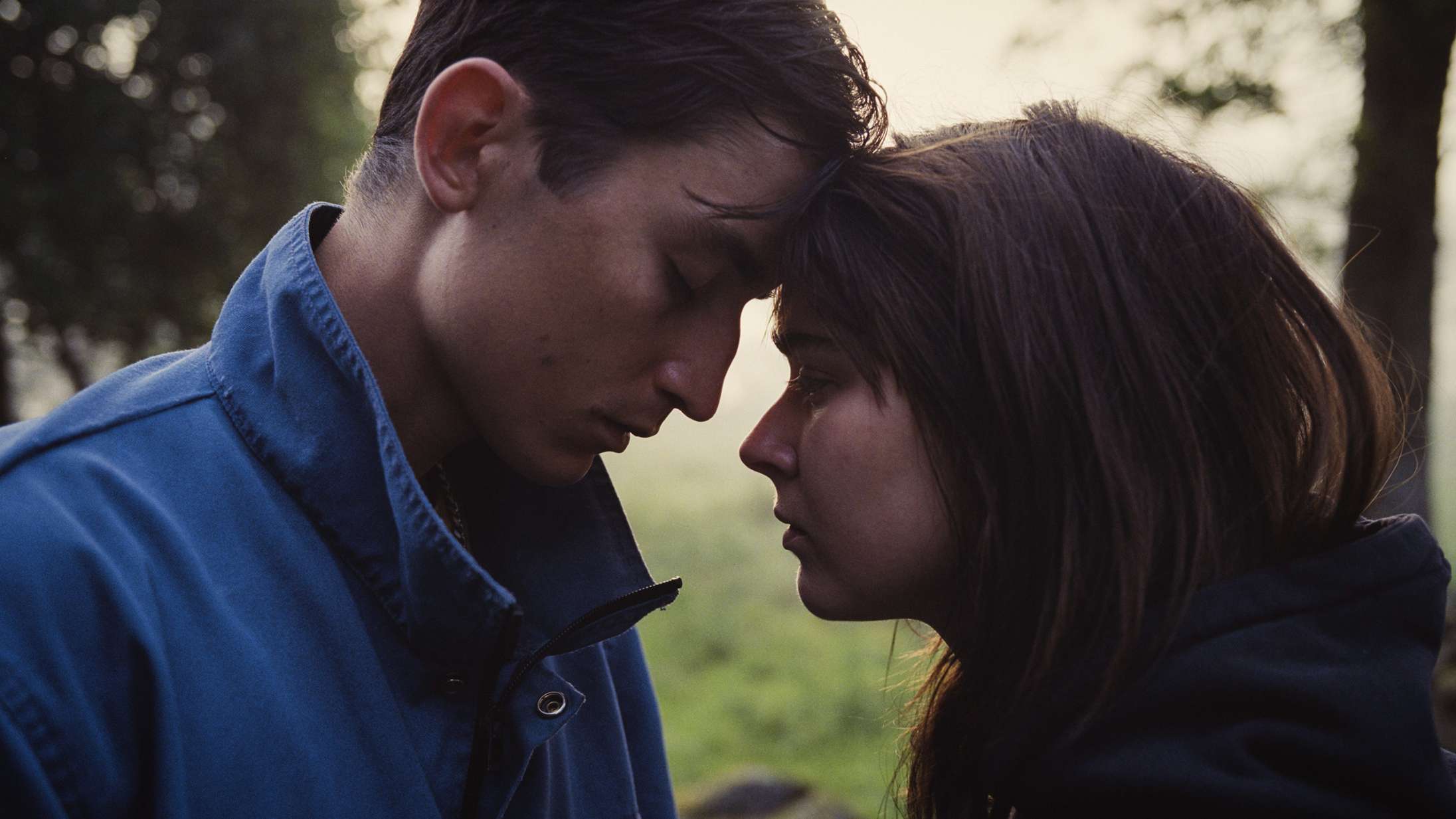 ’Mørkt hjerte’: Gustav Lindh er helt besættende i seværdig ny serie