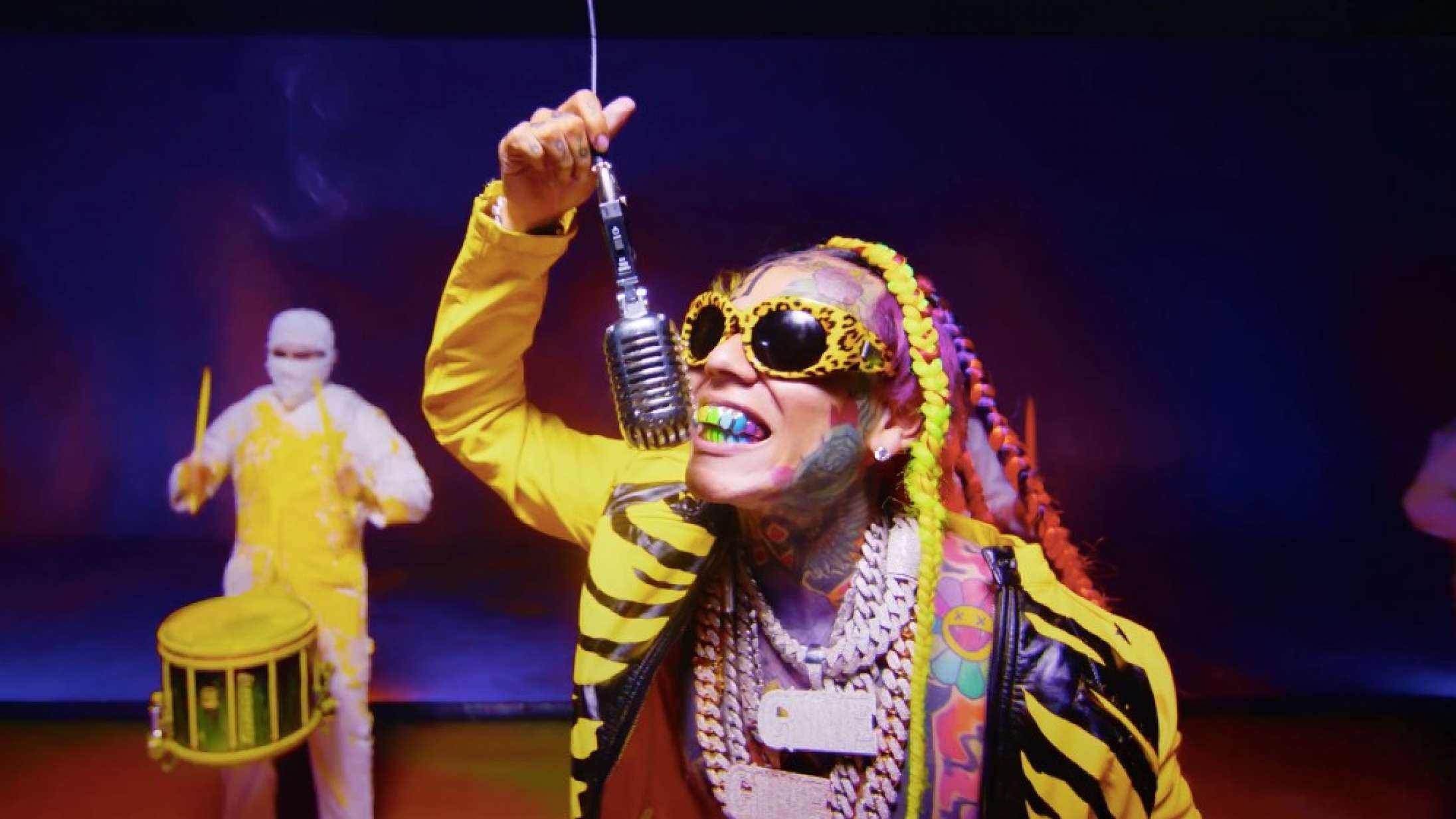 En producer fra Nordborg har lavet 6ix9ines comeback-single: »Jeg løb op og ned ad trapperne derhjemme«