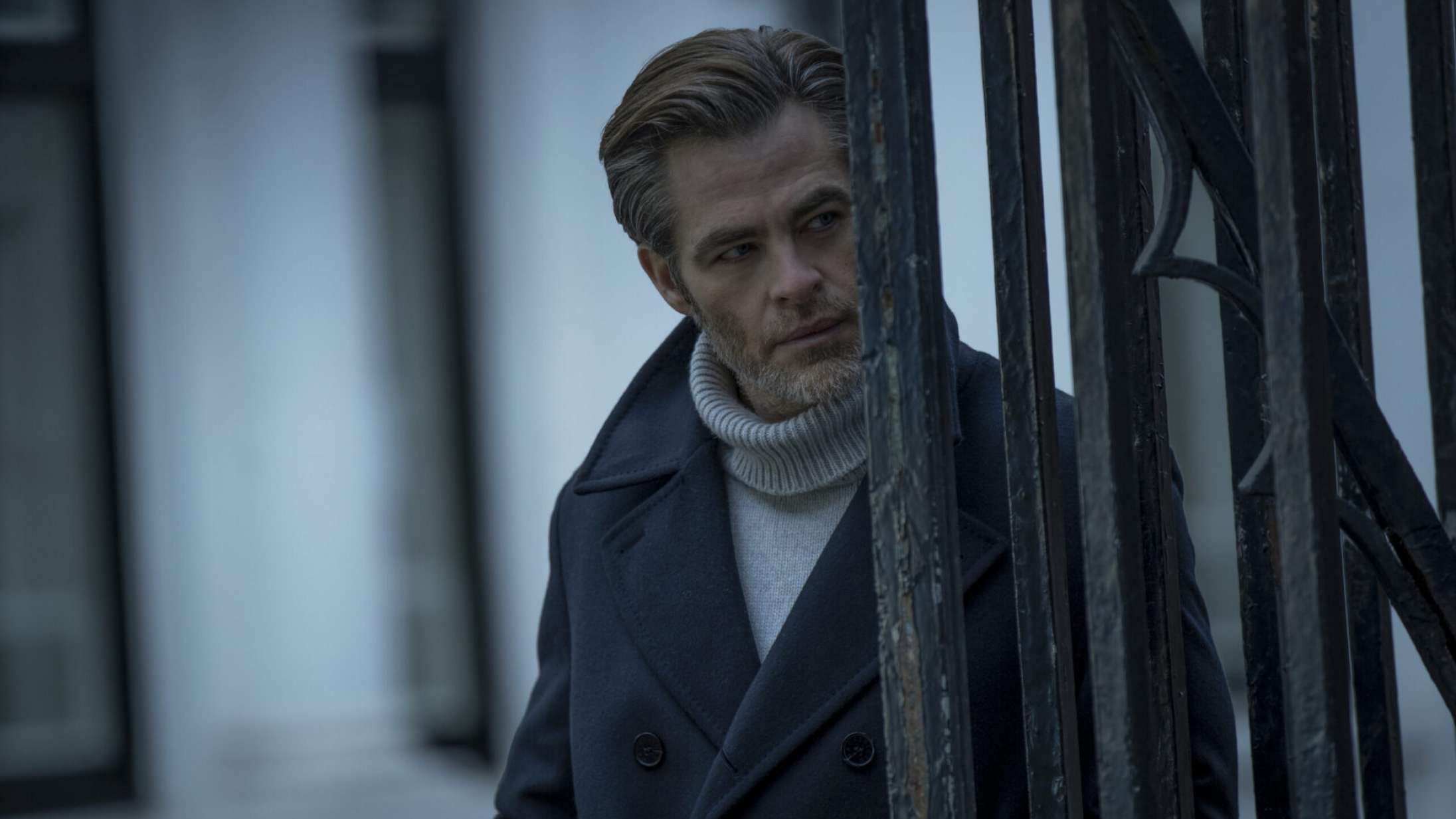 ’All the Old Knives’: Danske Janus Metz besnærer med stjernespækket kryds mellem spiondrama og tragedie