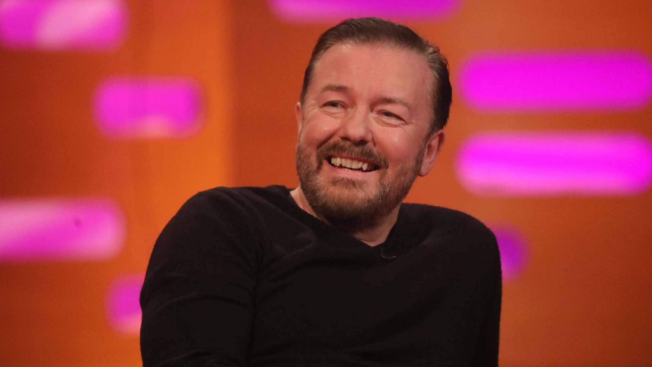 Ricky Gervais kalder Chris Rocks Oscar-joke »tam« og afslører, hvilken joke han selv ville have brugt