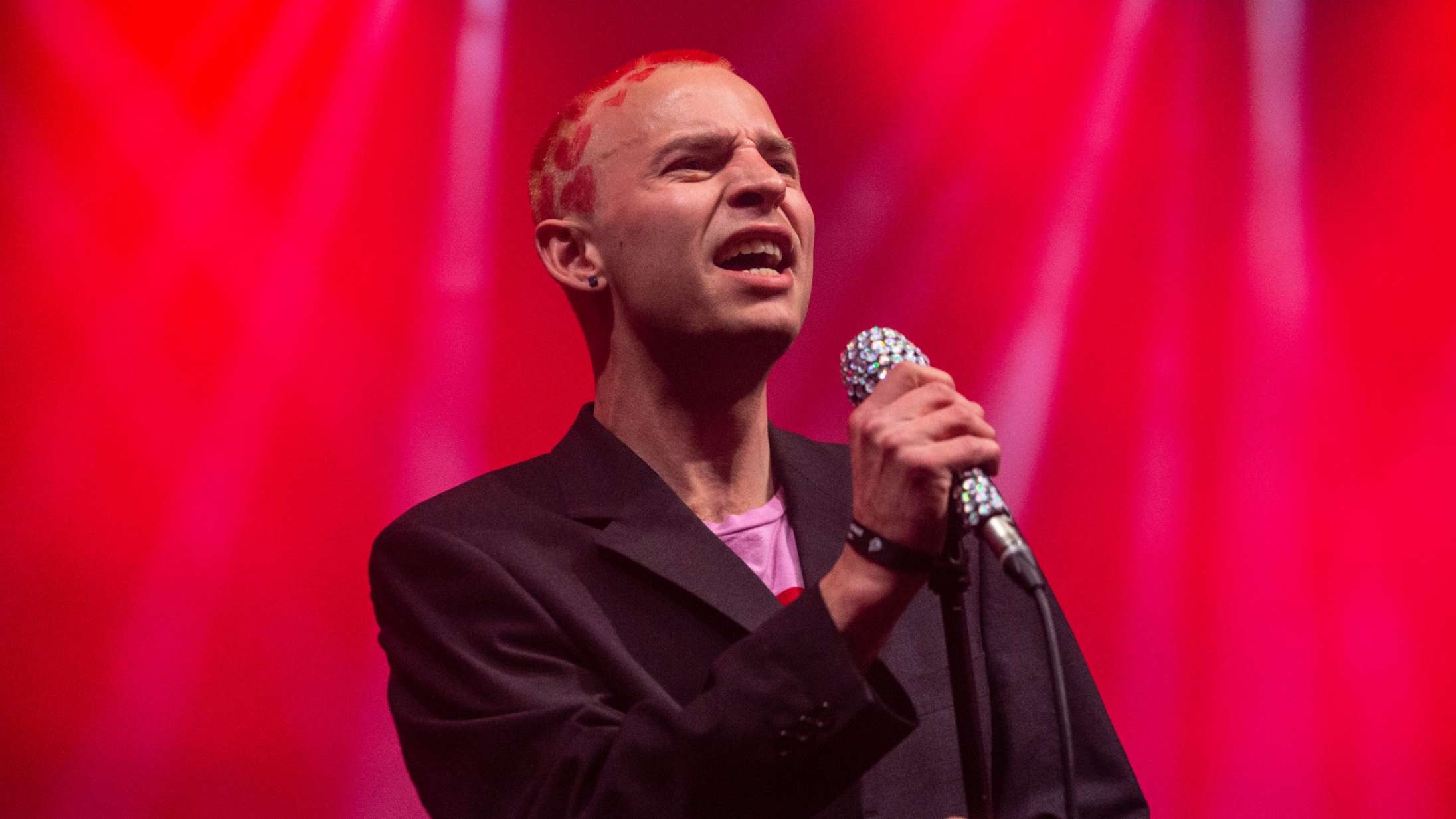 Efter showet gik han ud på gaden og sang videre: 16 højdepunkter fra årets Spot Festival