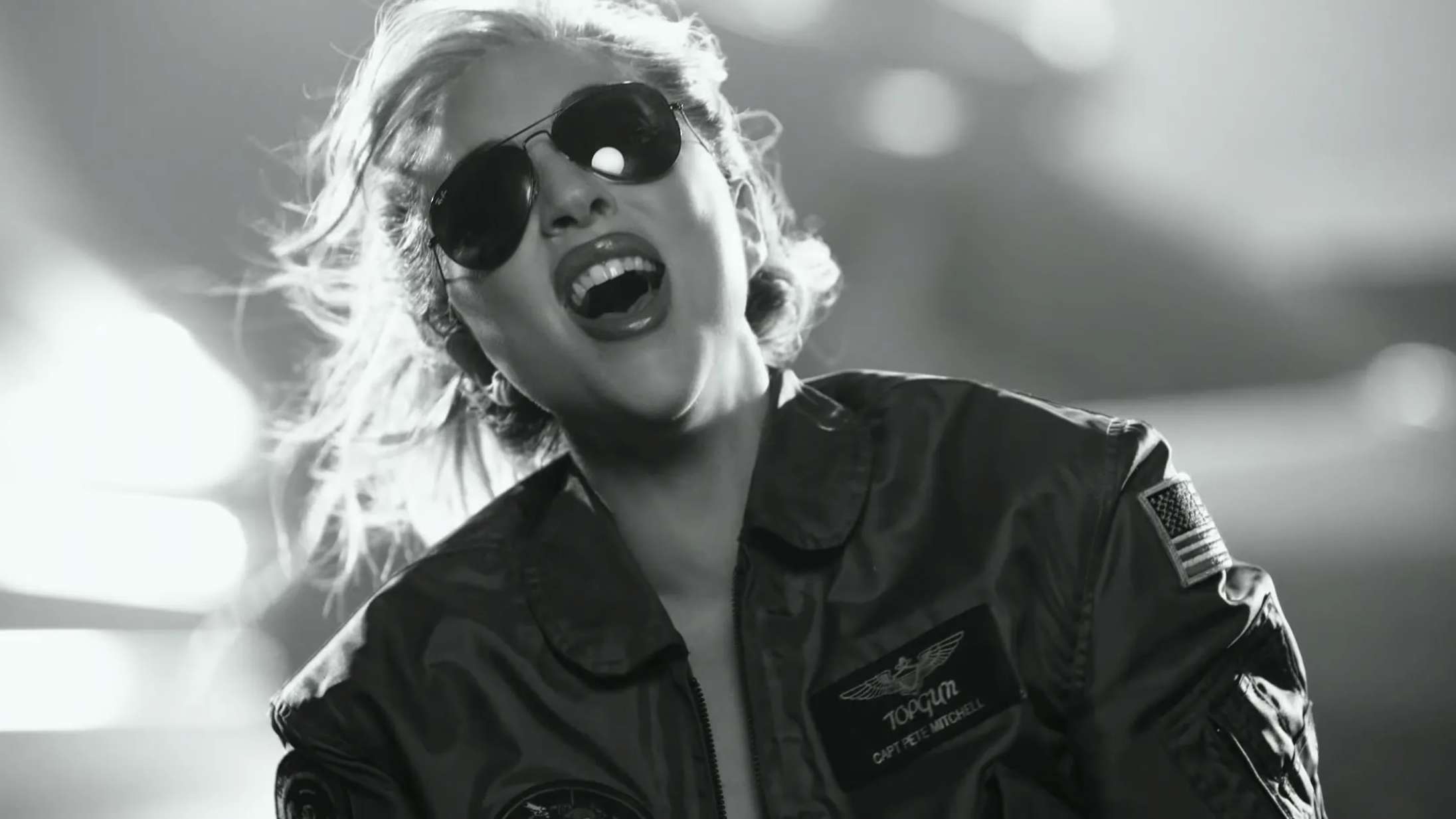 rørledning En nat medley Tom Cruise fælder en tåre i musikvideoen til Lady Gagas storladne 'Top Gun'-sang  / Nyhed