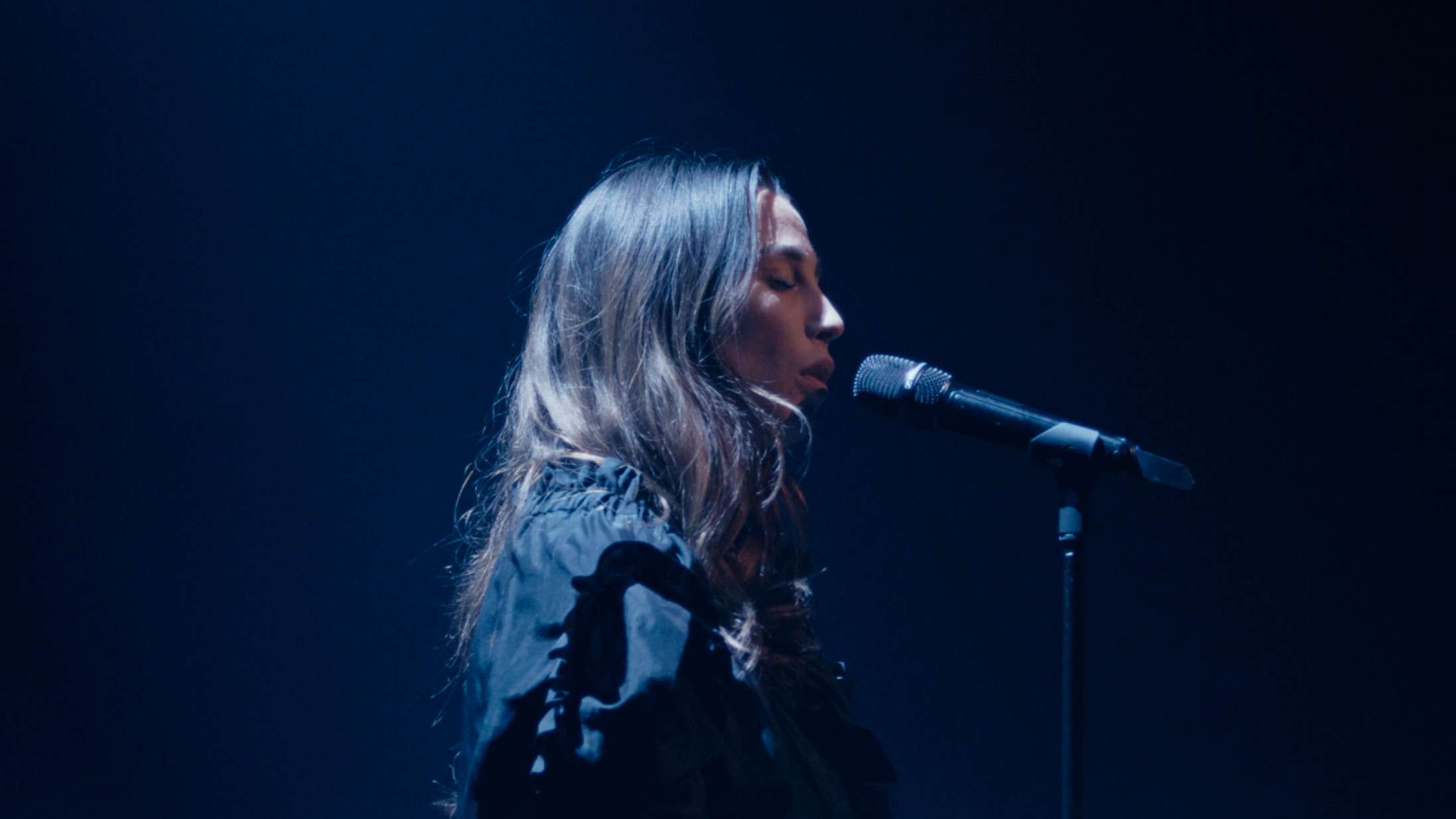 ’Medina’: Man kommer aldrig for alvor under huden på popstjernen i ny dokumentar