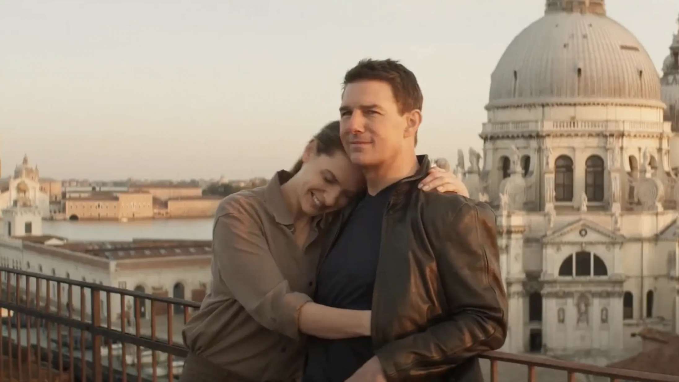 Se Tom Cruise risikere liv og lemmer i første trailer til ‘Mission Impossible 7’
