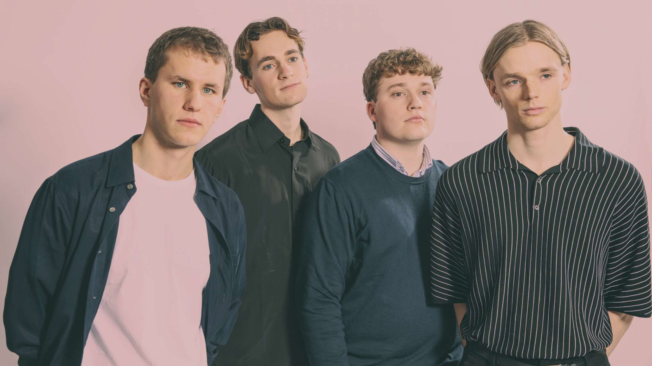 Modests hjerteskærende debutalbum bearbejder sorgen som en nødvendighed