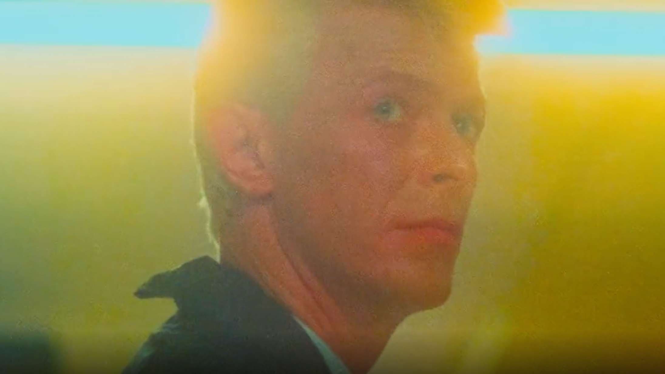 Instruktør fik et hjerteanfald, mens han lavede ny David Bowie-film – se traileren