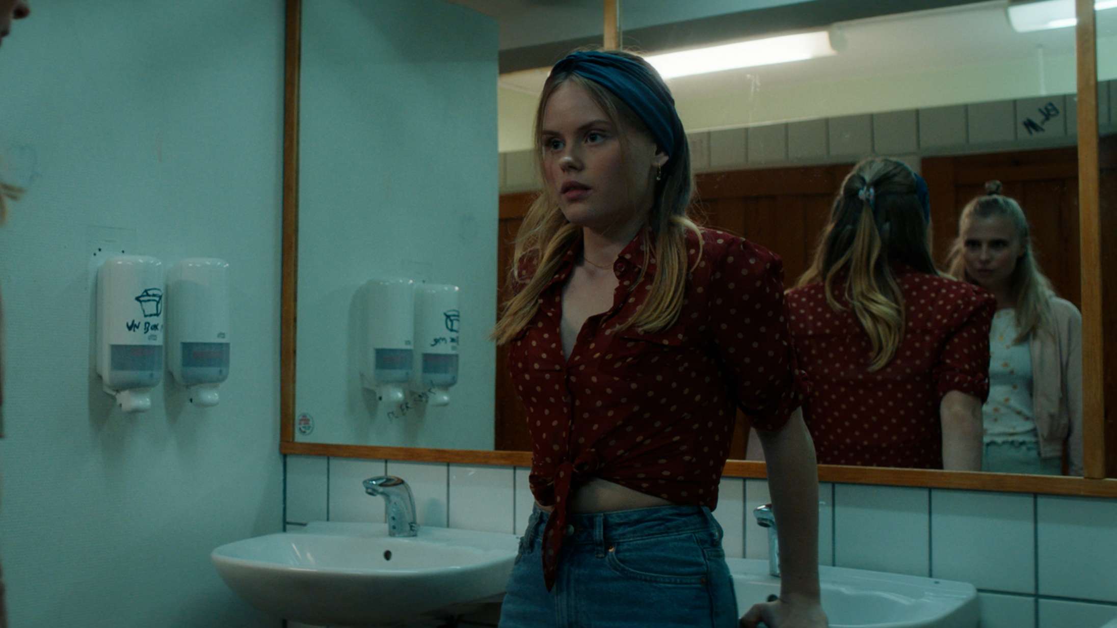 Ny dansk film går tæt på puttemiddage, flirt og kærlighed i gymnasiet – se traileren til ‘Smuk’