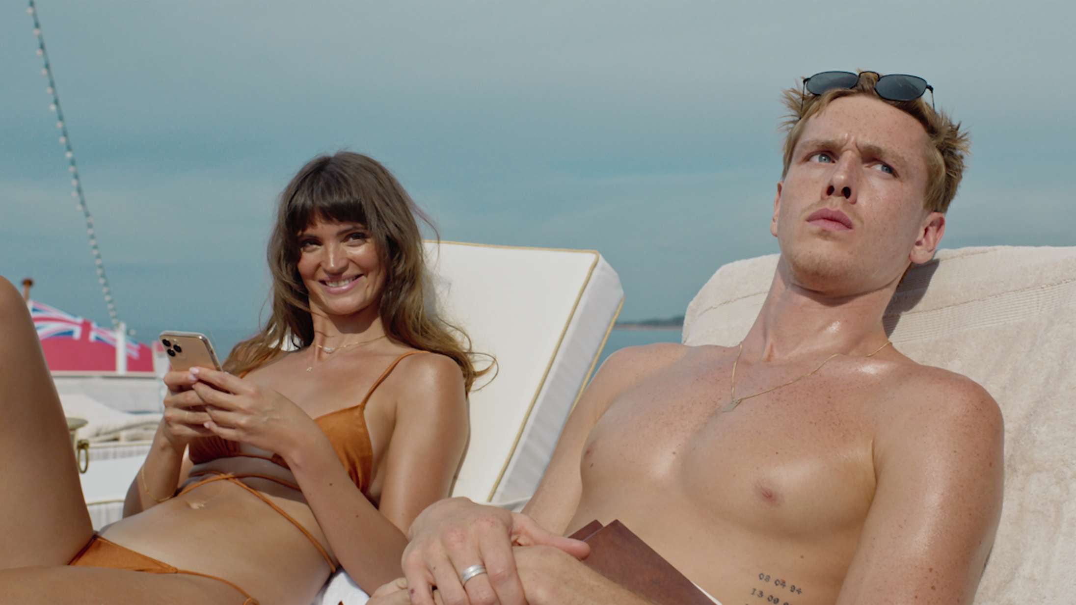 Se traileren til Ruben Östlunds sensationelle Guldpalmevinder ‘Triangle of Sadness’