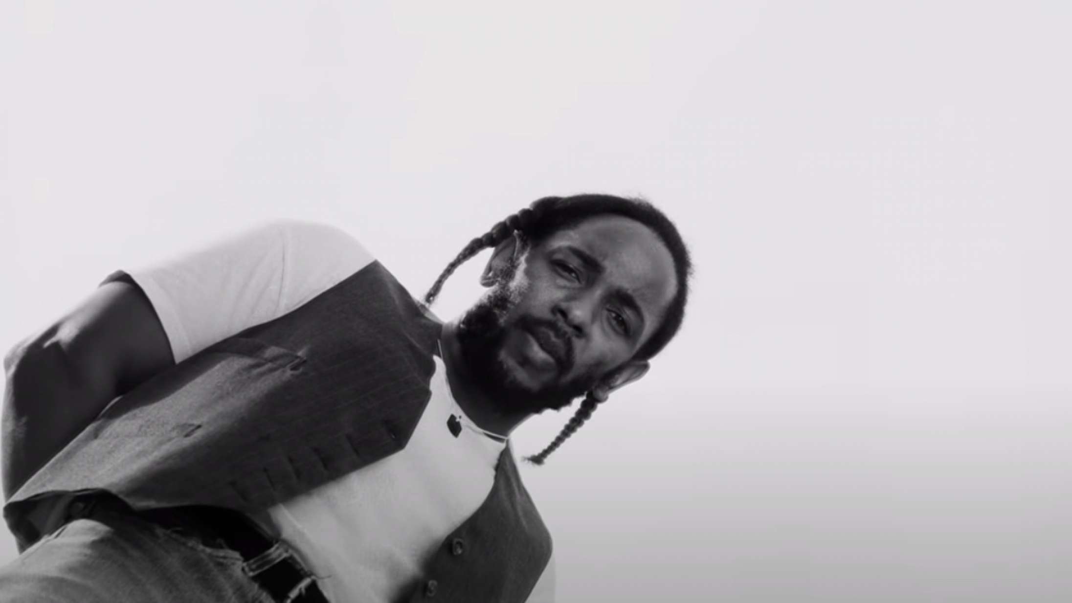 Kendrick Lamar svæver over havet i ny musikvideo til ‘N95’