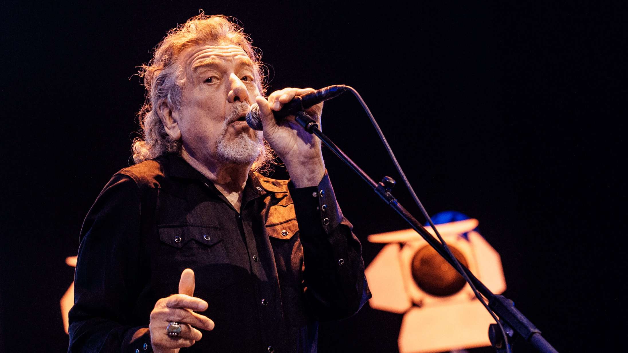 Robert Plant og Alison Krauss gav Roskilde Festival en opvisning i, hvordan lige børn leger bedst