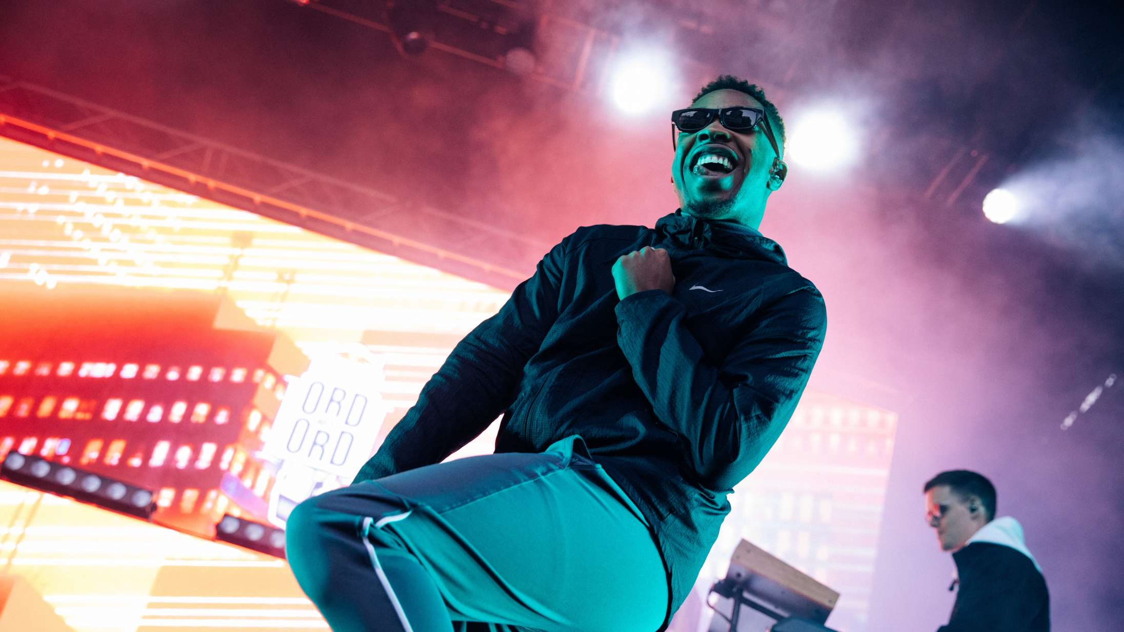 Det blev en fest trods exceptionelt strenge vejrguder – se billeder fra Red Bulls Distortion-scene