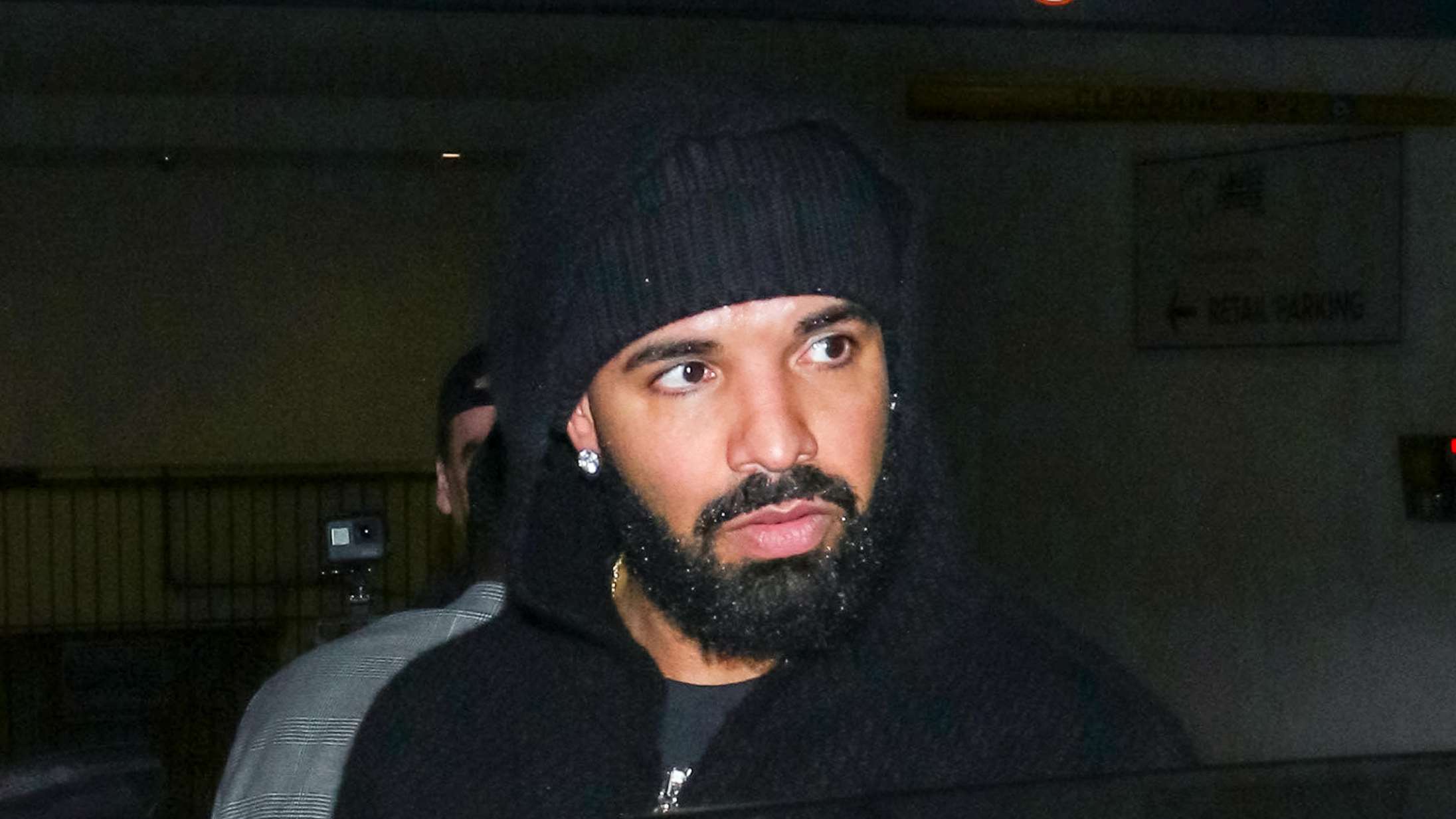 Drake aflyser stor festivaloptræden dagen efter stripklubfest