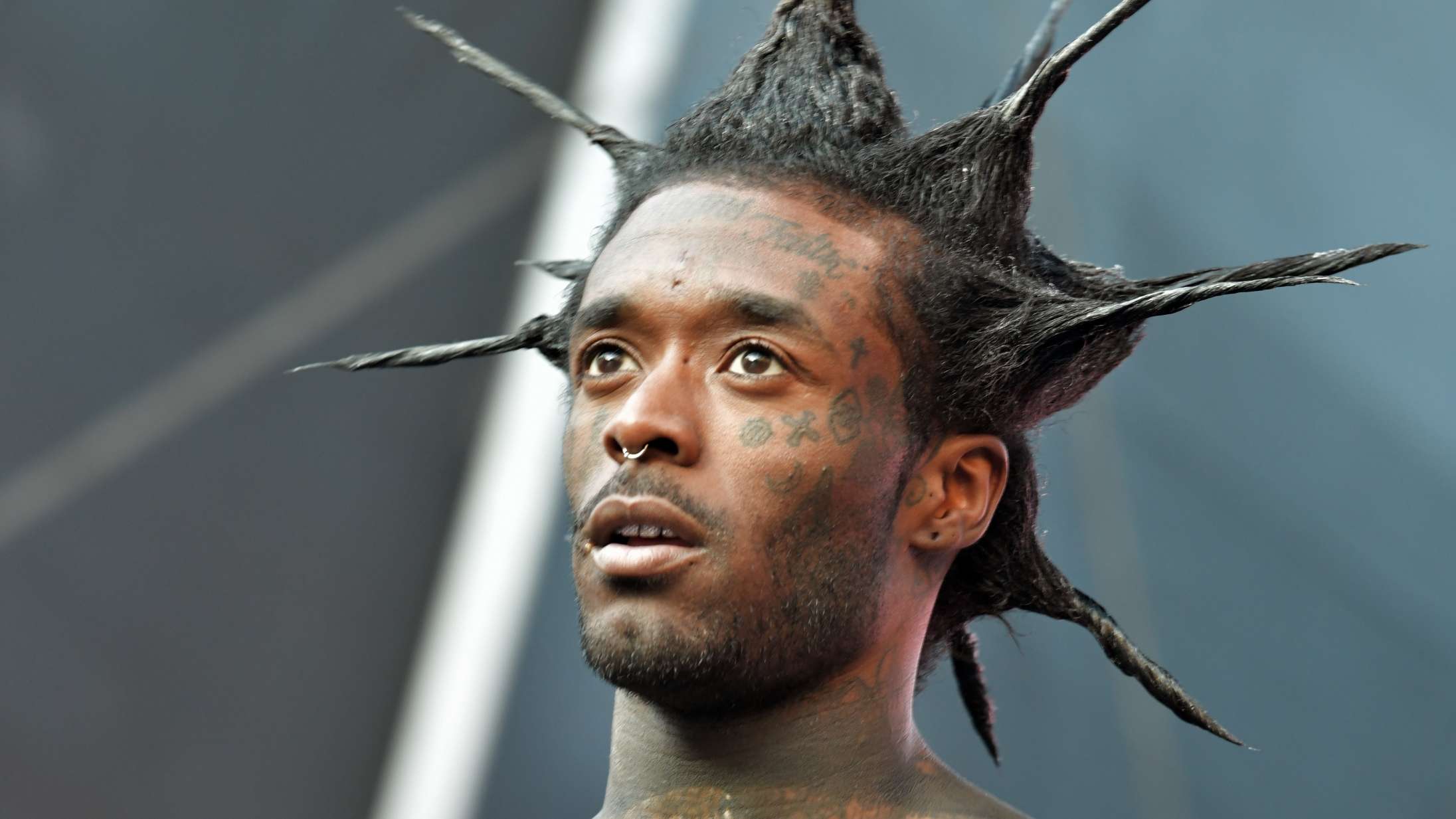 Efter pande-diamant og tungetatovering: Nu har Lil Uzi Vert fået seks piercinger i ansigtet