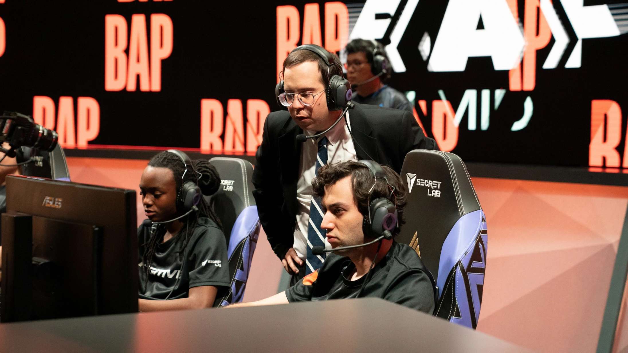 ’Players’: Underholdende gamerserie fra duoen bag ’American Vandal’ – også for noobs