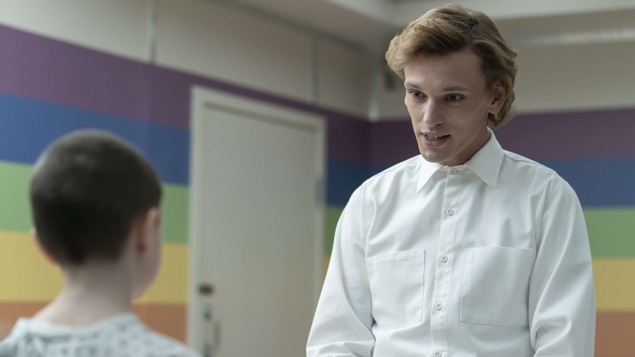 ‘Stranger Things’-stjernen Jamie Campbell Bower fortæller om sin kamp med misbrug