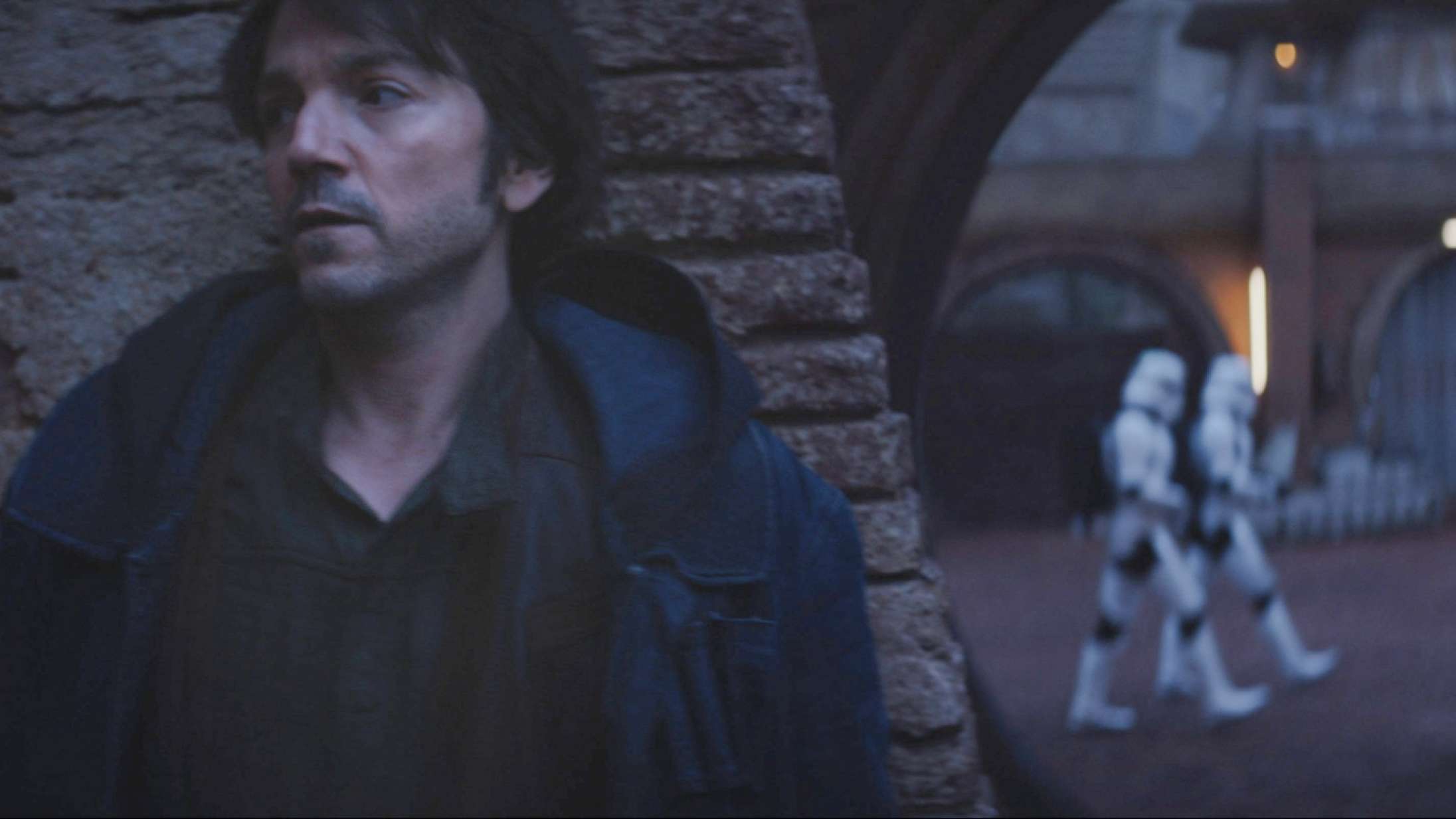 Se den første trailer til ‘Star Wars’-serien ‘Andor’ med Diego Luna