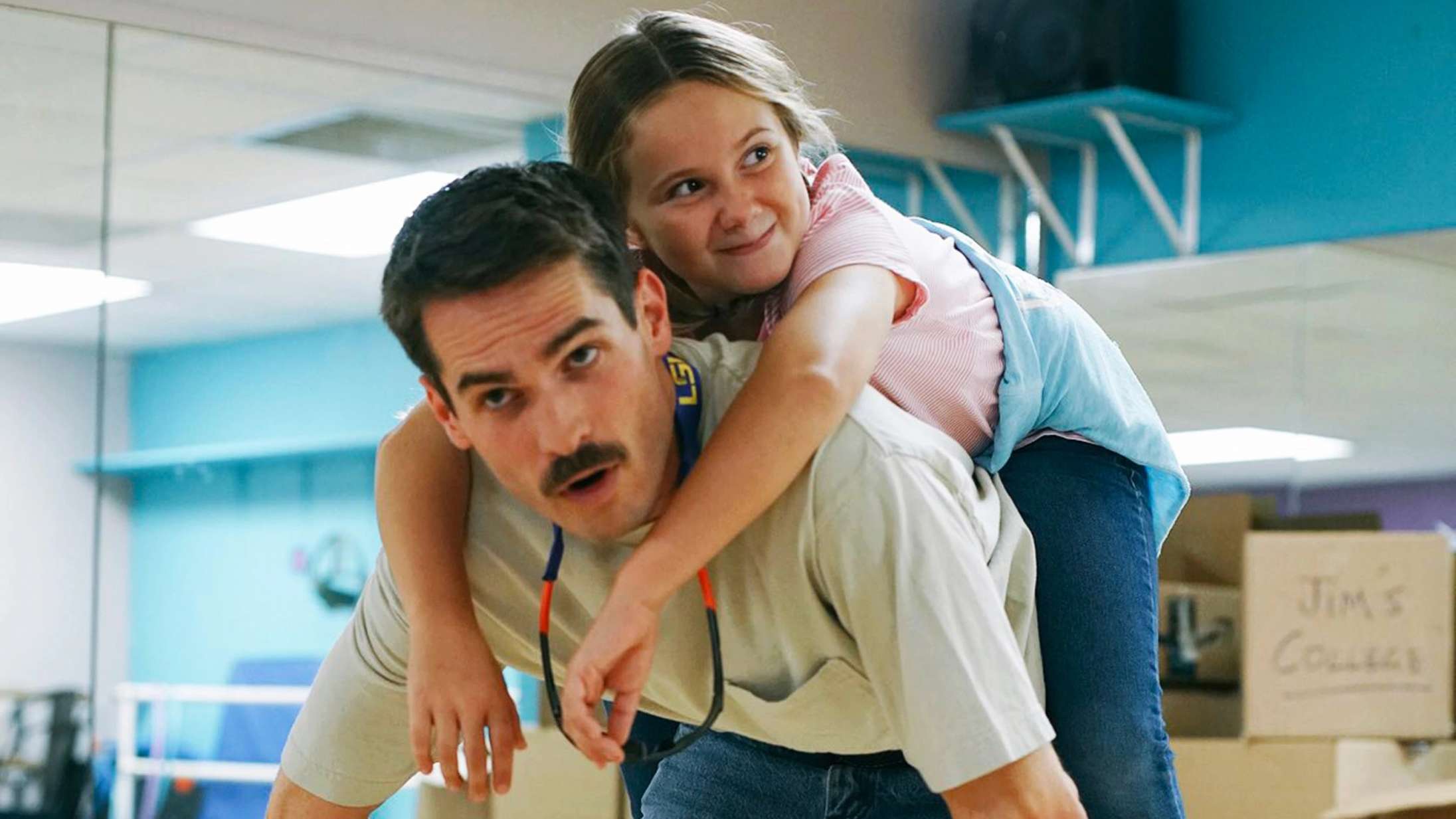 Streamingperle: Stortalents kulsorte komedie indkapsler, hvorfor pinlige mænd græder