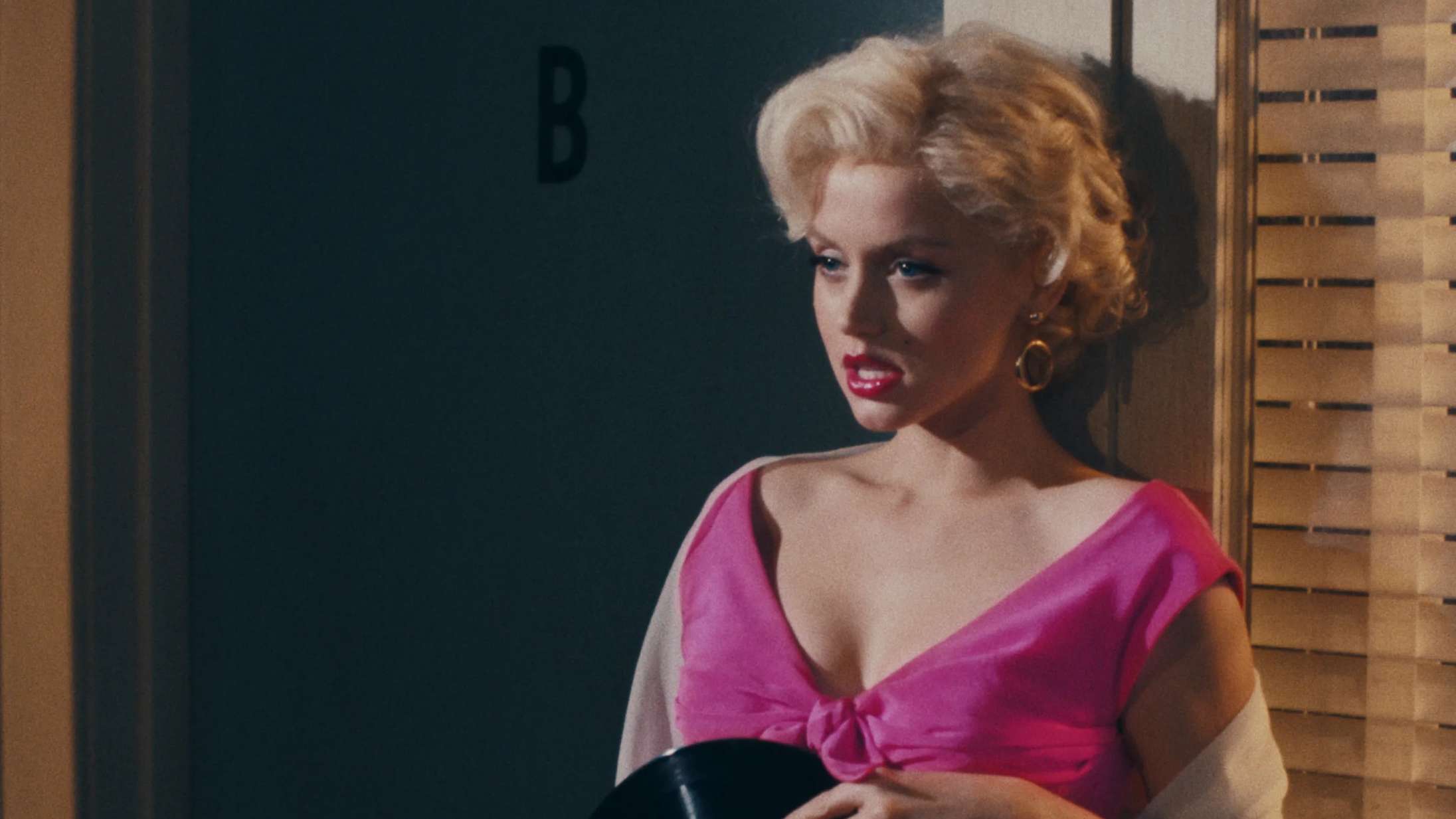Den store Netflix-film med Ana De Armas som Marilyn Monroe er intet mindre end et granatchok