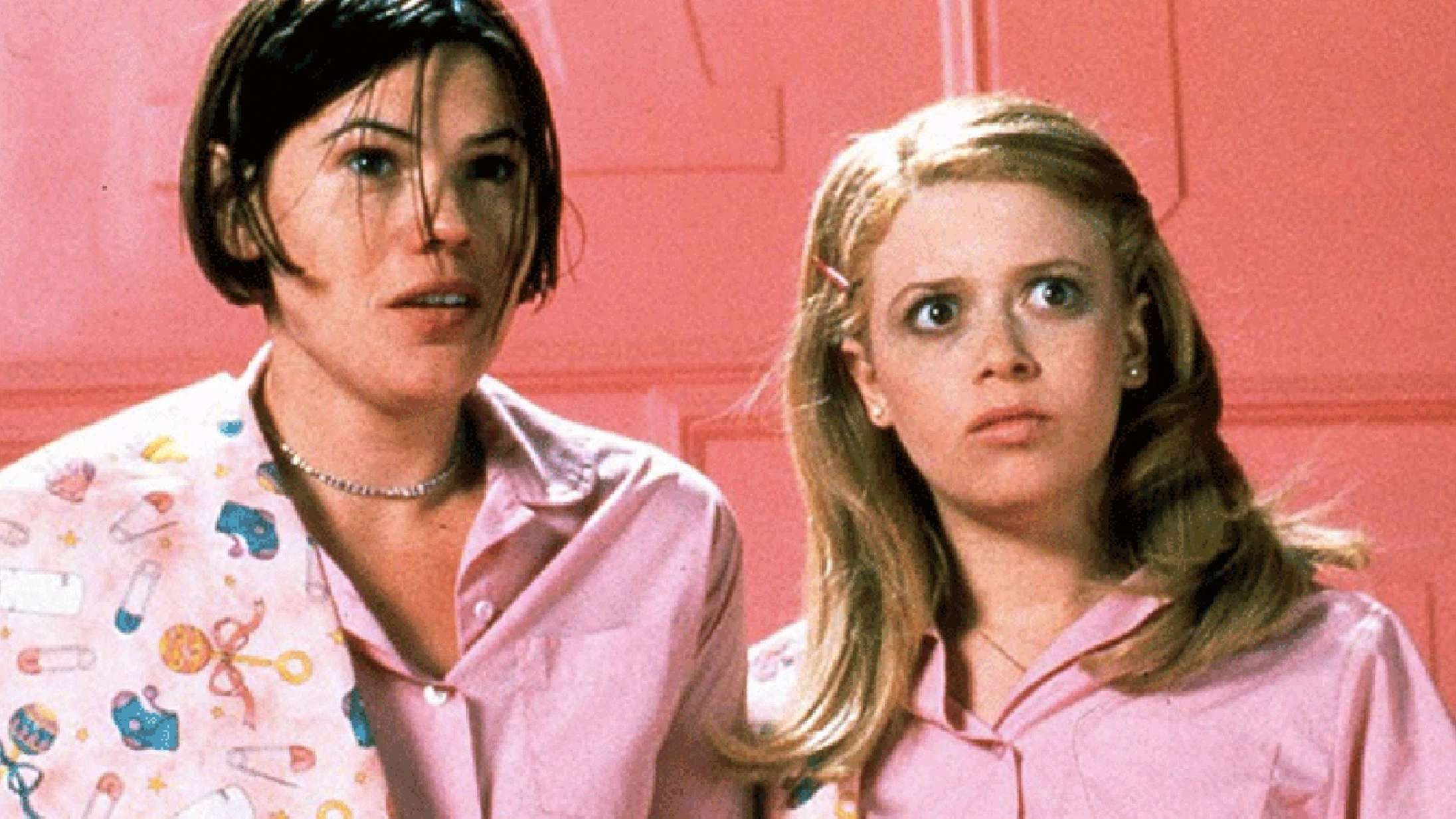 Lyserød queer-komedie var laaaangt forud for sin tid, men kritikerne missede pointen