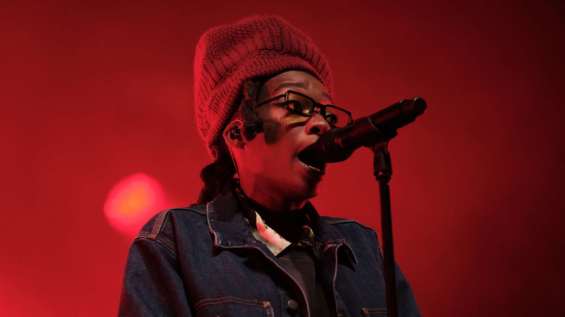 Det er sjældent, man oplever en bedre hiphopkoncert end Little Simz’ magtdemonstration på Roskilde Festival