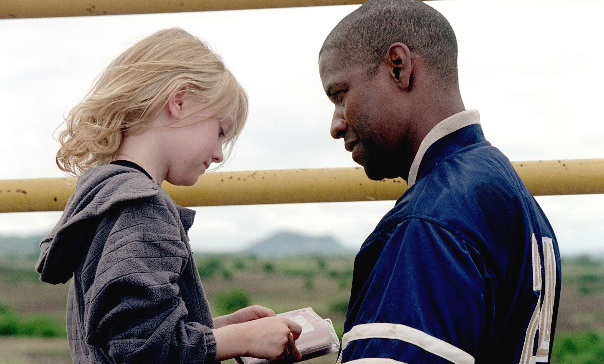 Overlegen actionfilm med Denzel Washington bliver til en serie på Netflix