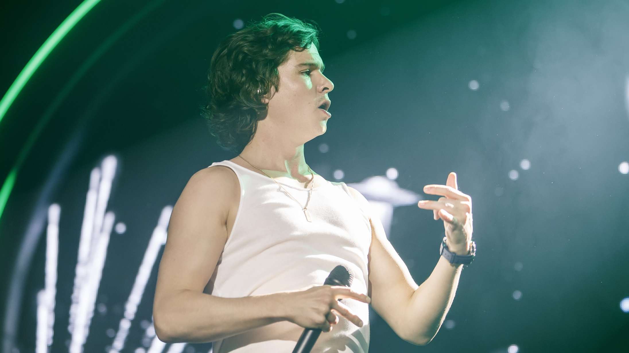 Lukas Graham får besøg af Khalid på ny single – hør ‘Wish You Were Here’