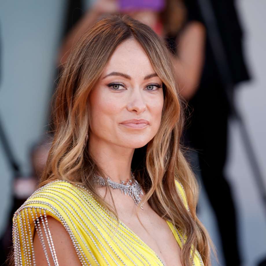 Olivia Wilde deler internettets mest eftertragtede salatdressing og tager  tykt pis på sladder-kontrovers / Nyhed