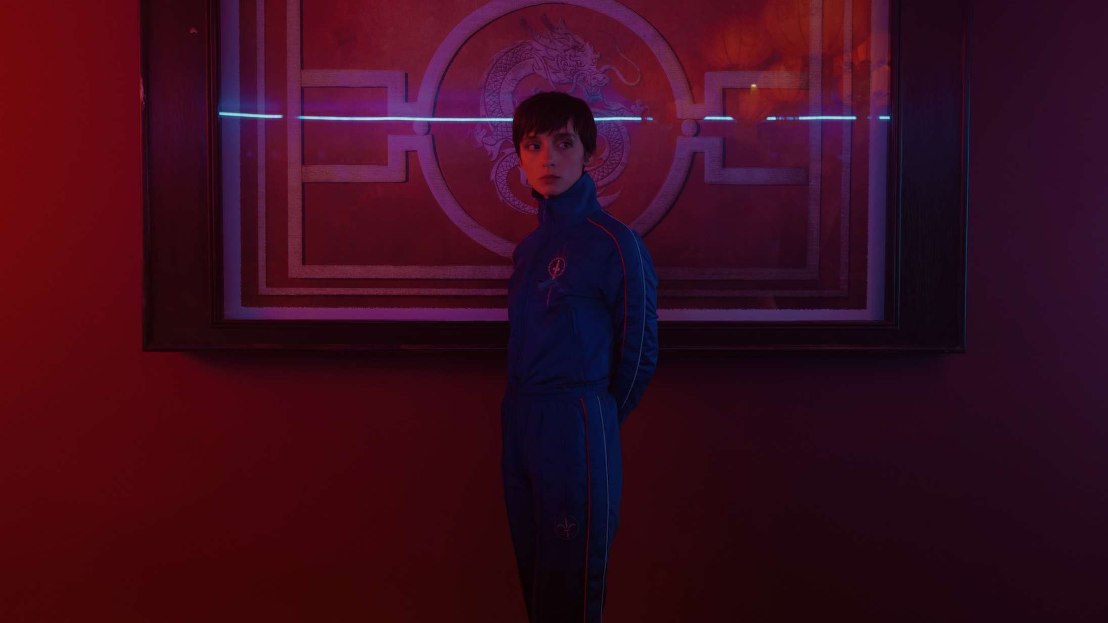 Se den vilde teaser til Nicolas Winding Refns neonnoirserie ‘Copenhagen Cowboy’