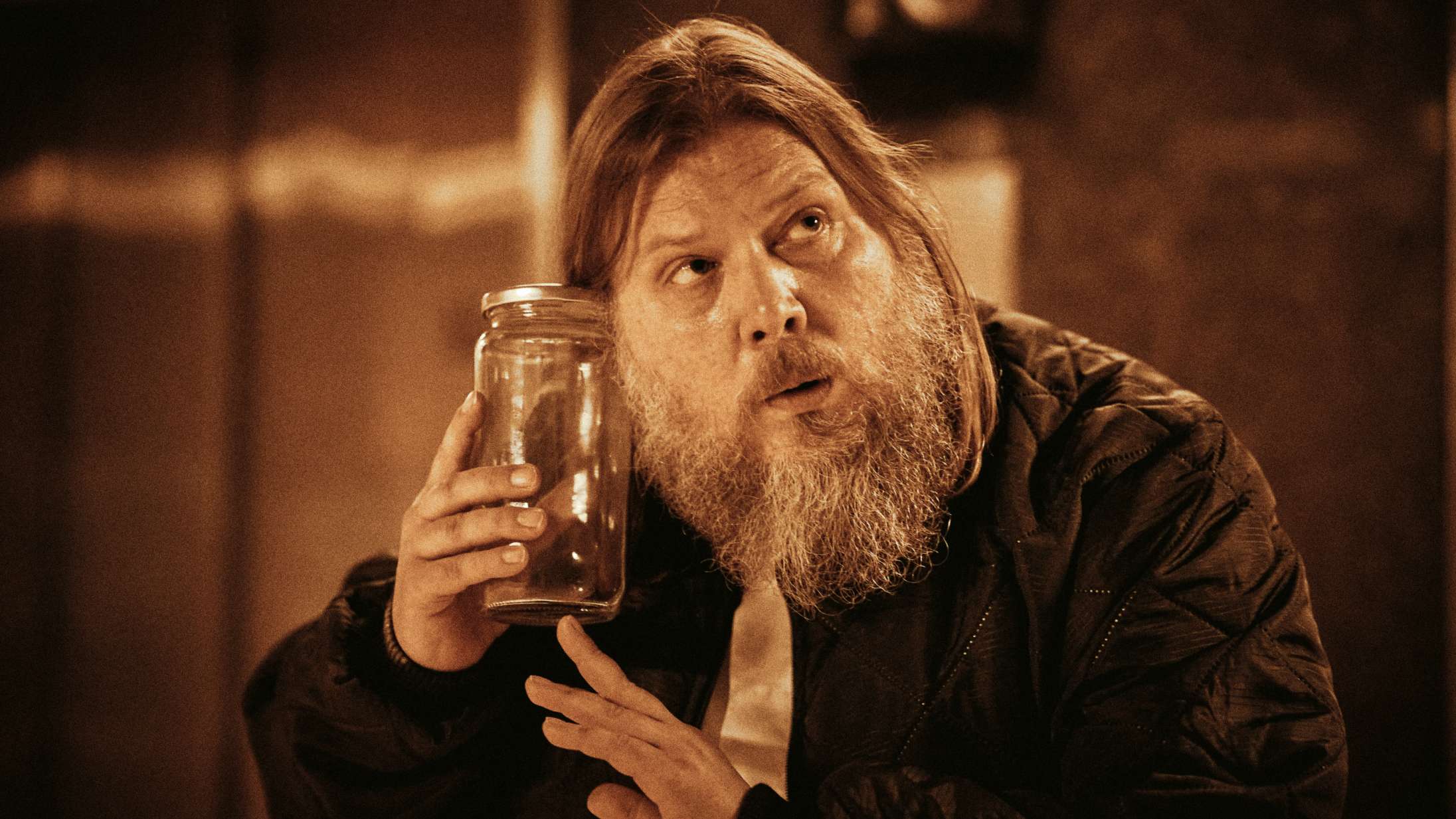 Nicolas Bro tager pis på sin præstation i ‘Riget’ i sjov Instagram-sketch med Nikolaj Lie Kaas