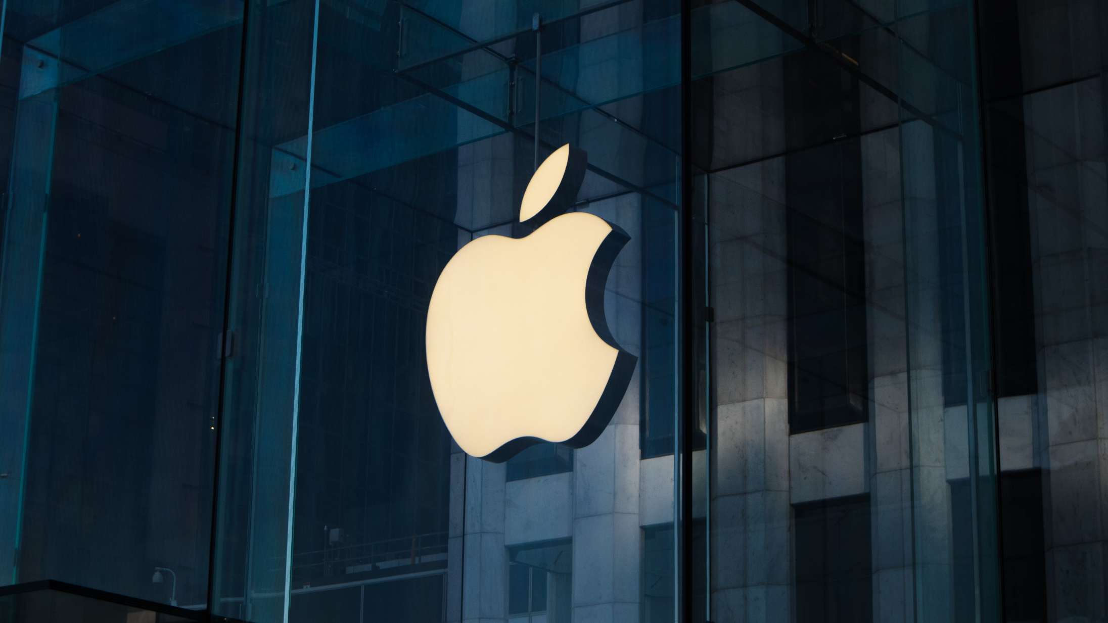 Apple smider topchef på porten efter TikTok-video om at gramse på store bryster