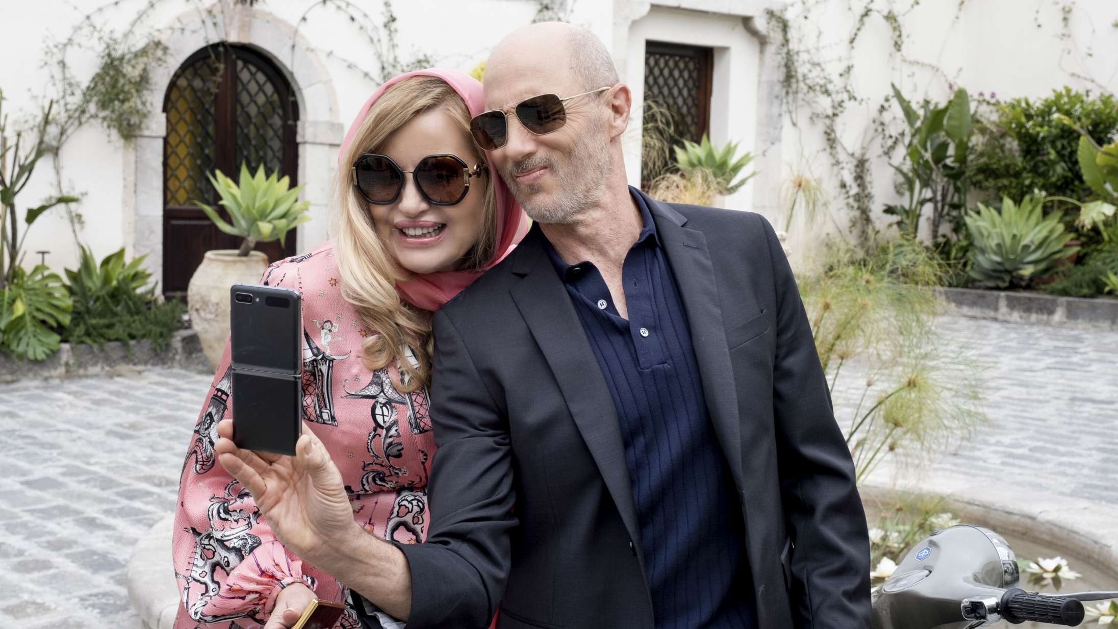 ’The White Lotus’ sæson 2: Introsekvensen lover liderlighed og fordærv – man må vente længe på begge dele