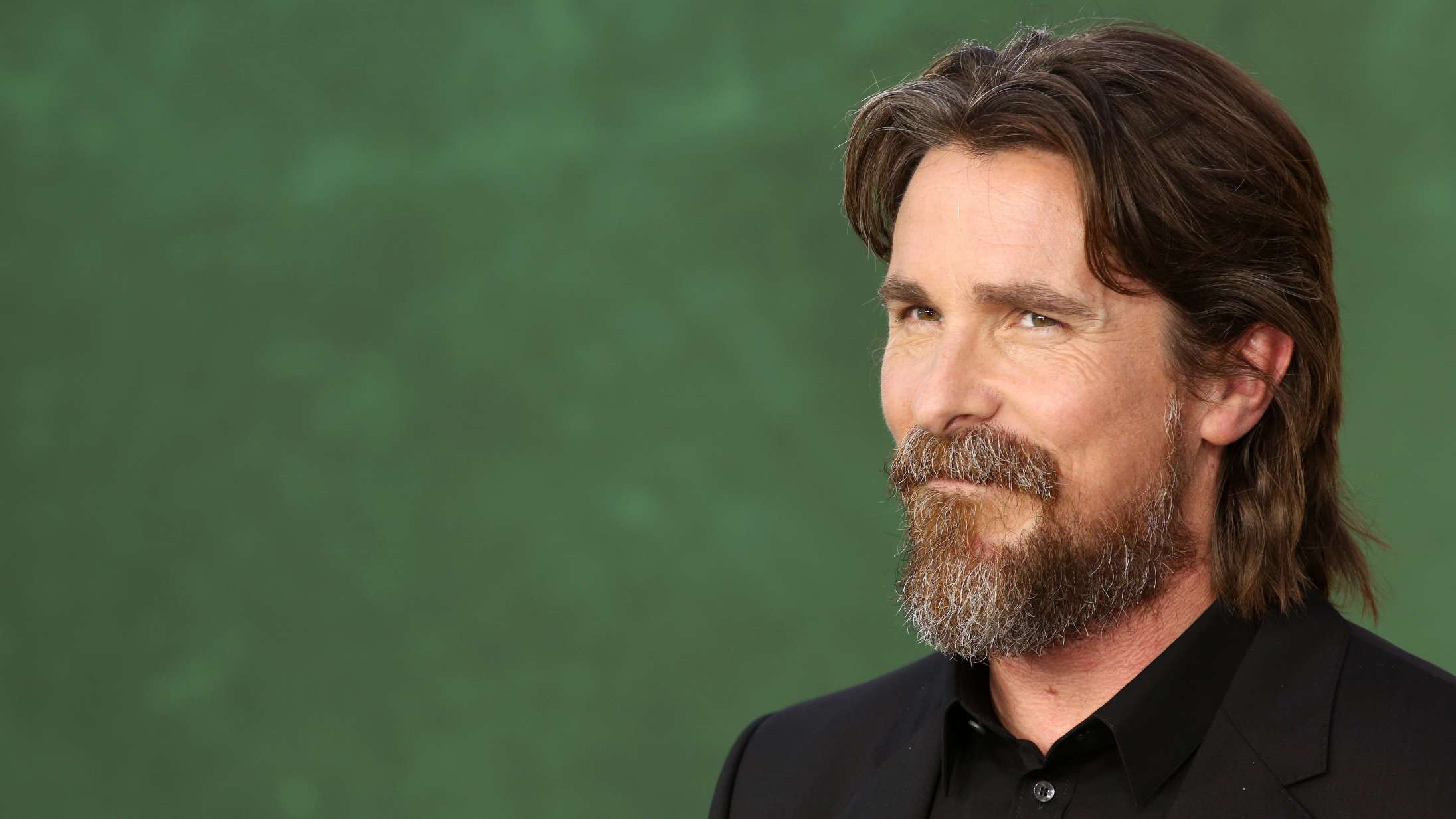 Christian Bale var starstruck over at synge med Taylor Swift på filmset – men hans datter var ikke imponeret