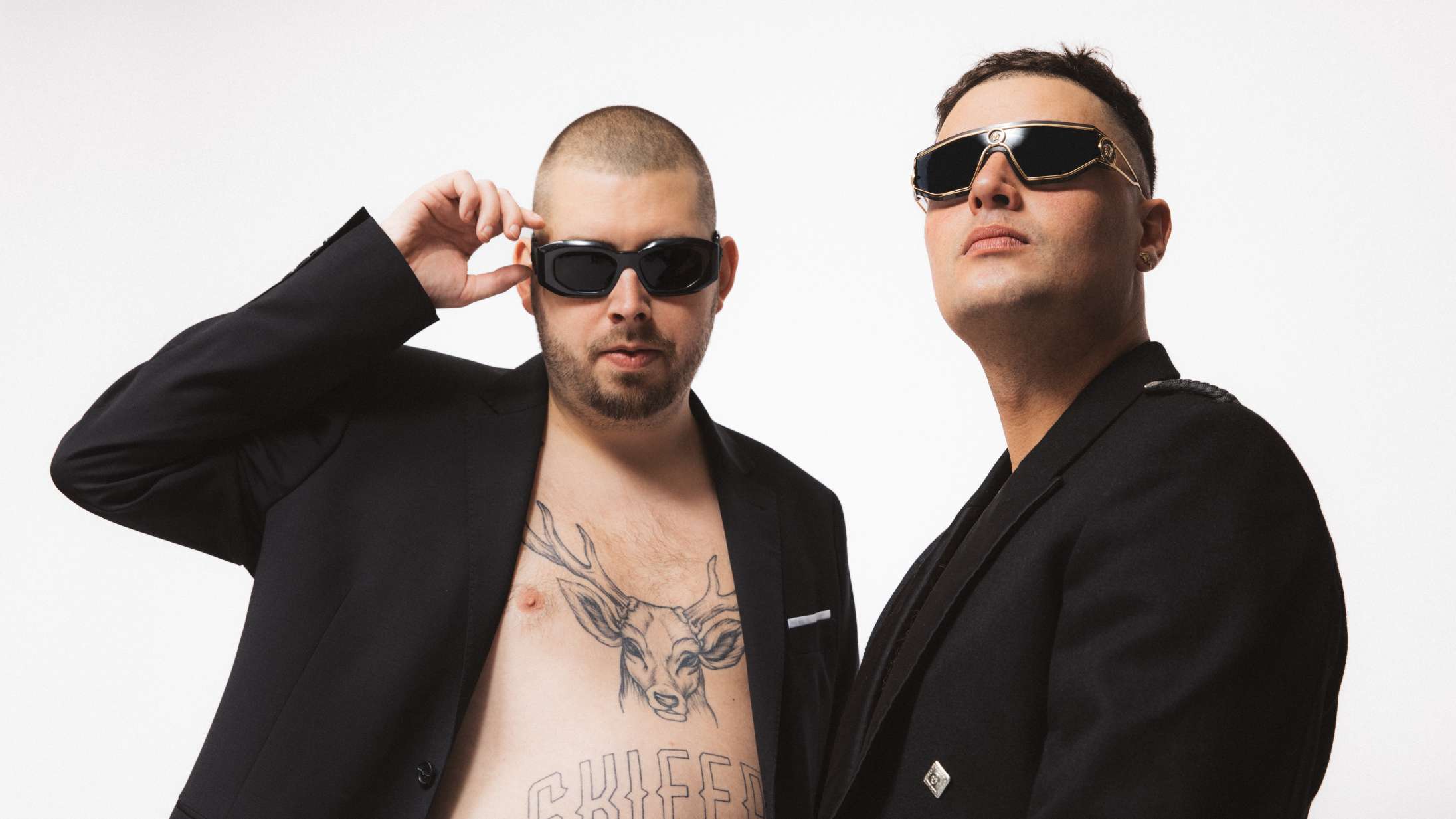 Du er nødt til at se Kidd og Emil Langes vanvittige promovideo til den nye single ‘Fuck systemet’