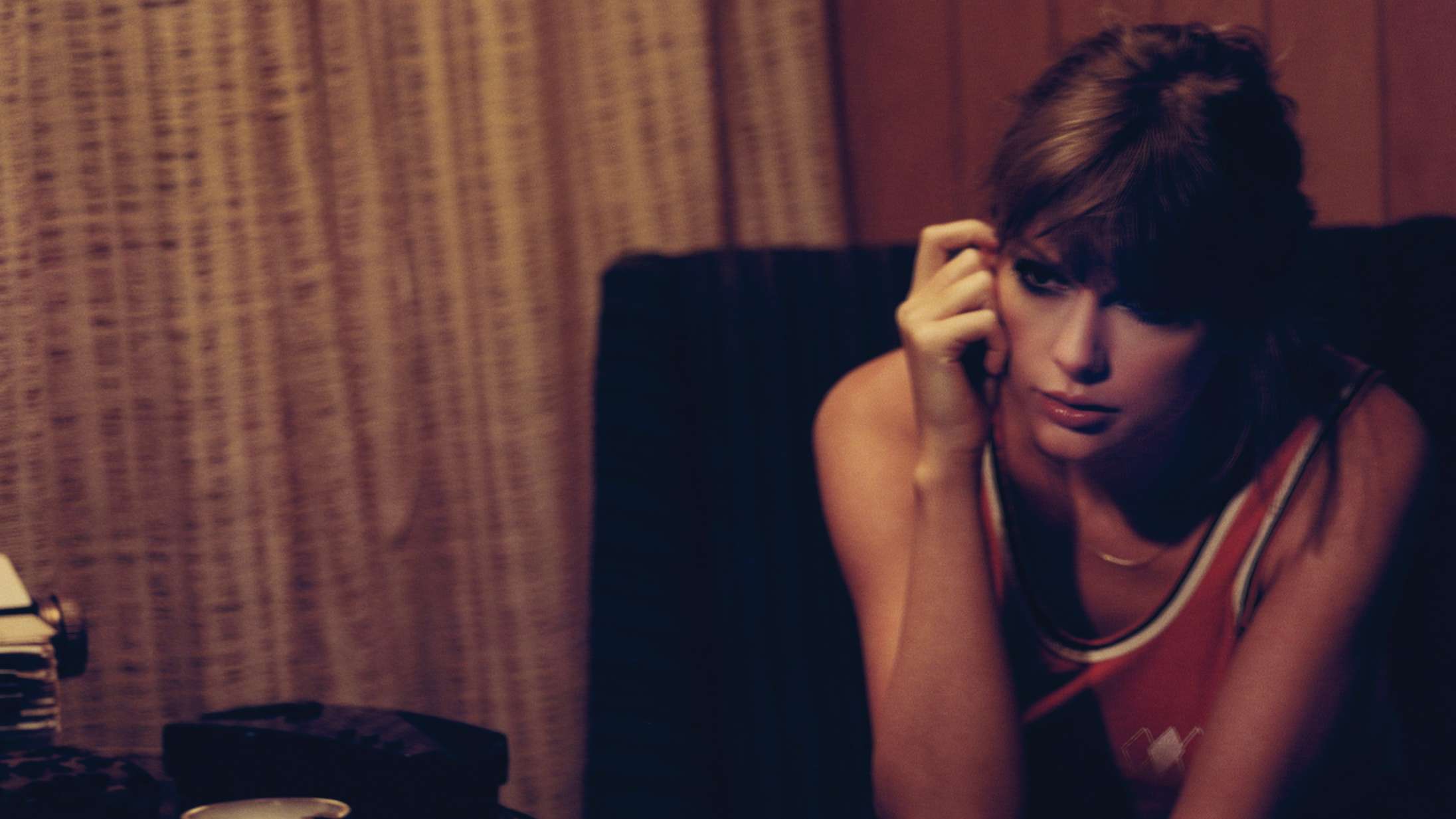 Taylor Swift deler tracklisten til nyt album – med overraskende gæstestjerner