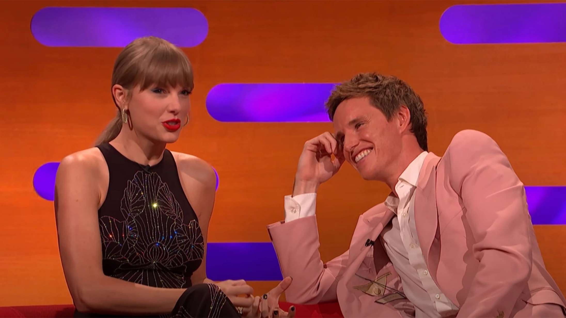 Taylor Swift fortæller om sin pinlige audition til ‘Les Misérables’ over for Eddie Redmayne