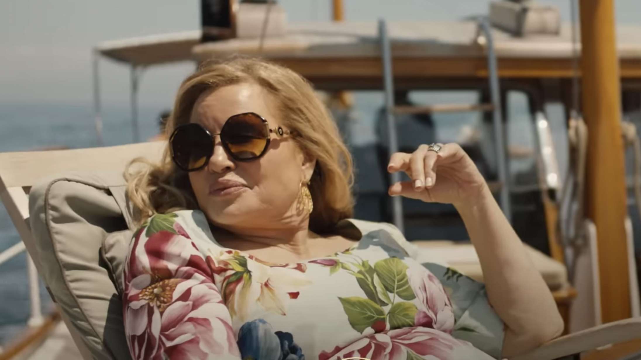 Se Jennifer Coolidge og masser af nye stjerner i første trailer til ‘The White Lotus’ sæson 2