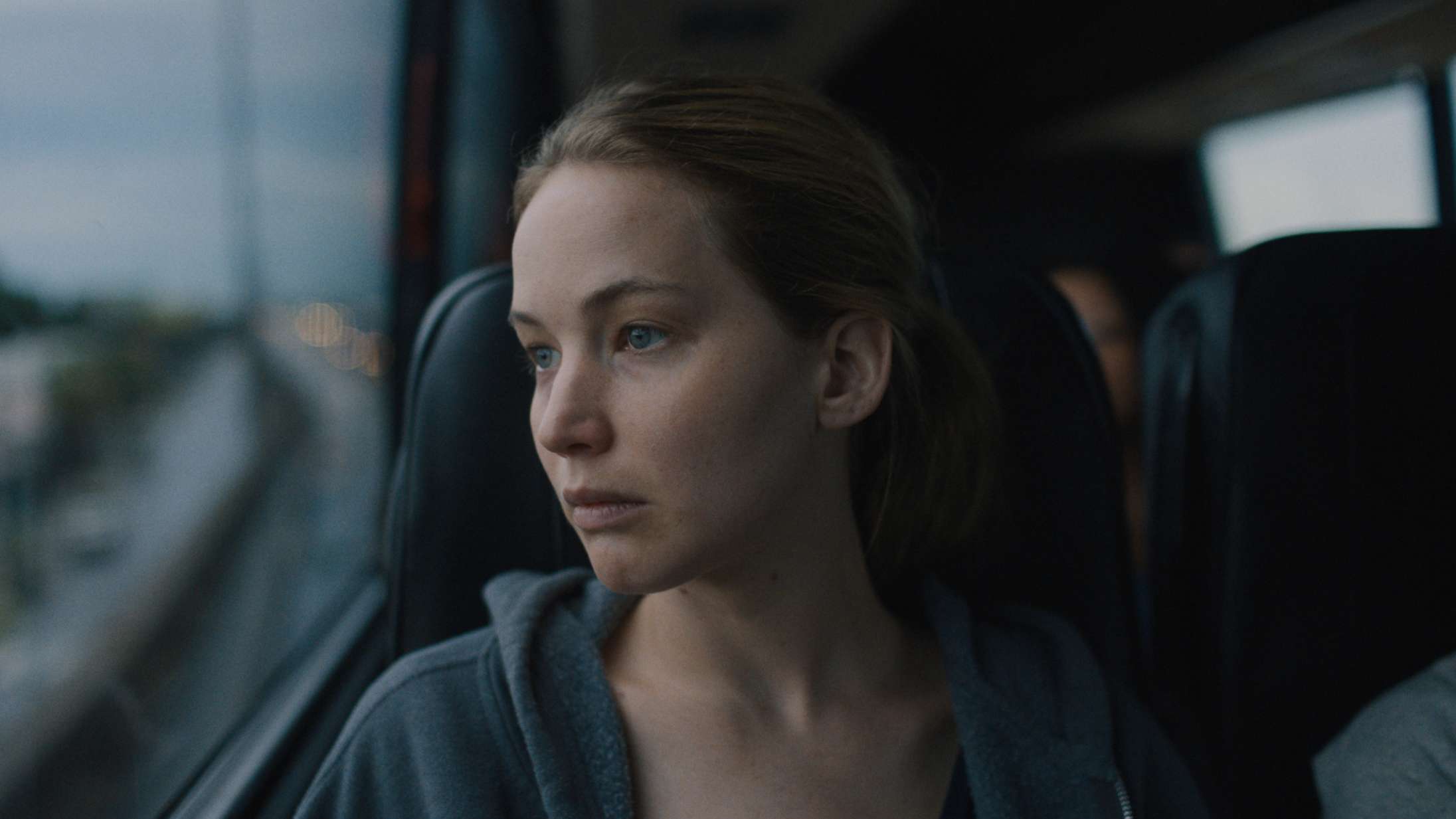Jennifer Lawrence spiller PTSD-ramt krigsveteran i traileren til A24-filmen ’Causeway’