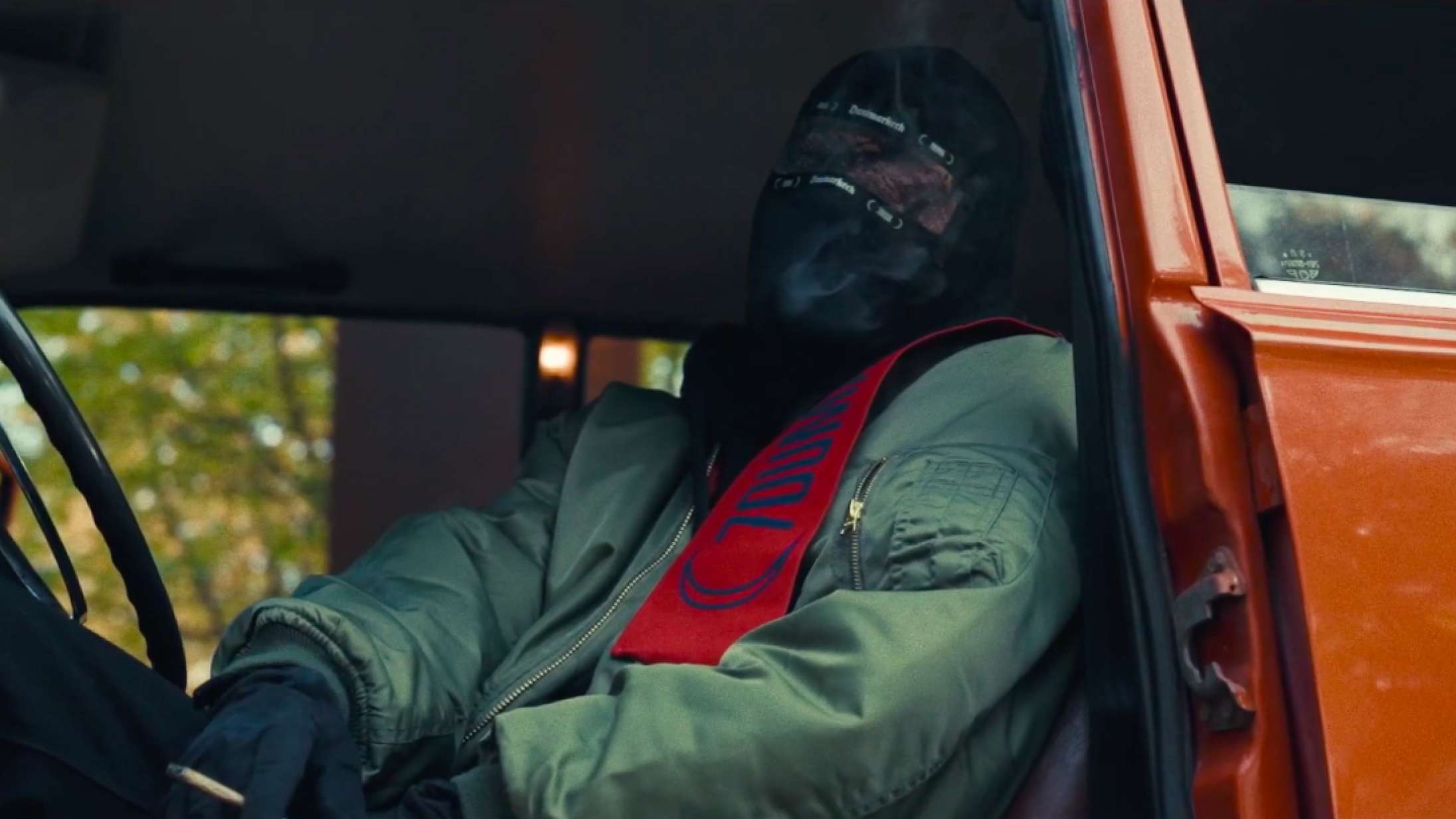 D1mas nye musikvideo er inspireret af en racistisk subkultur: »Usundt broderskab kommer i alle former og farver«