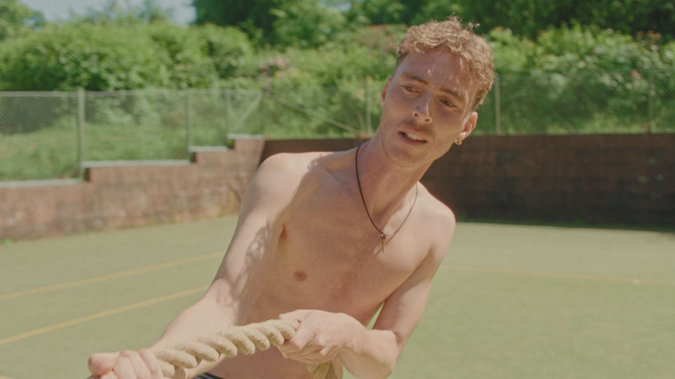 Vi får aldrig smadret patriarkatet uden flere serier som den DR-aktuelle komedie ‘Maskulin’