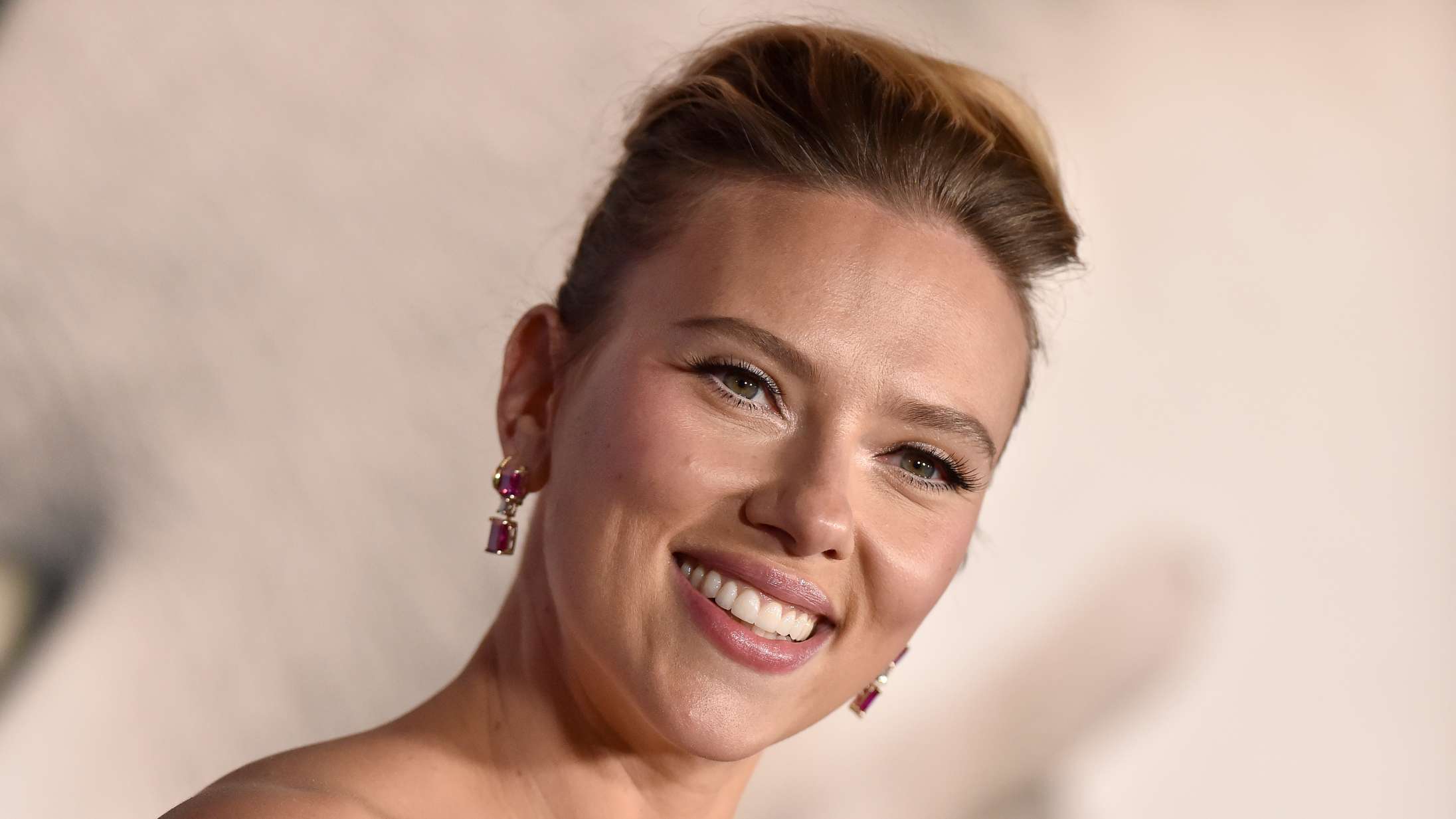 Scarlett Johansson får sin første store seriedebut i Amazon-version af 90’er-drama, som hun har spillet med i før