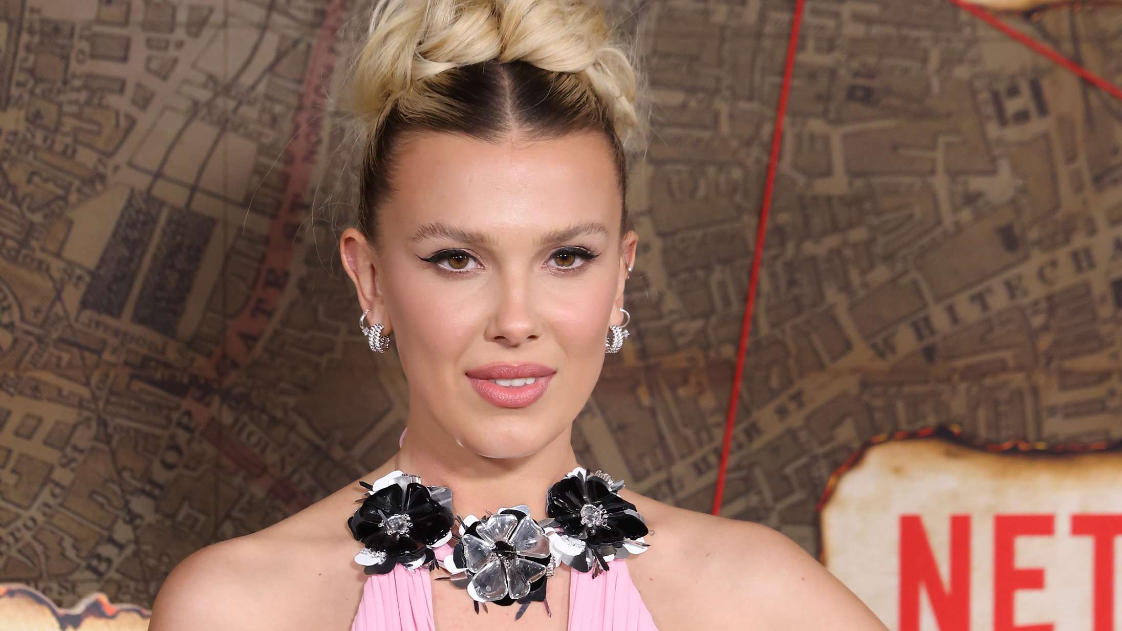 Millie Bobby Brown er forlovet