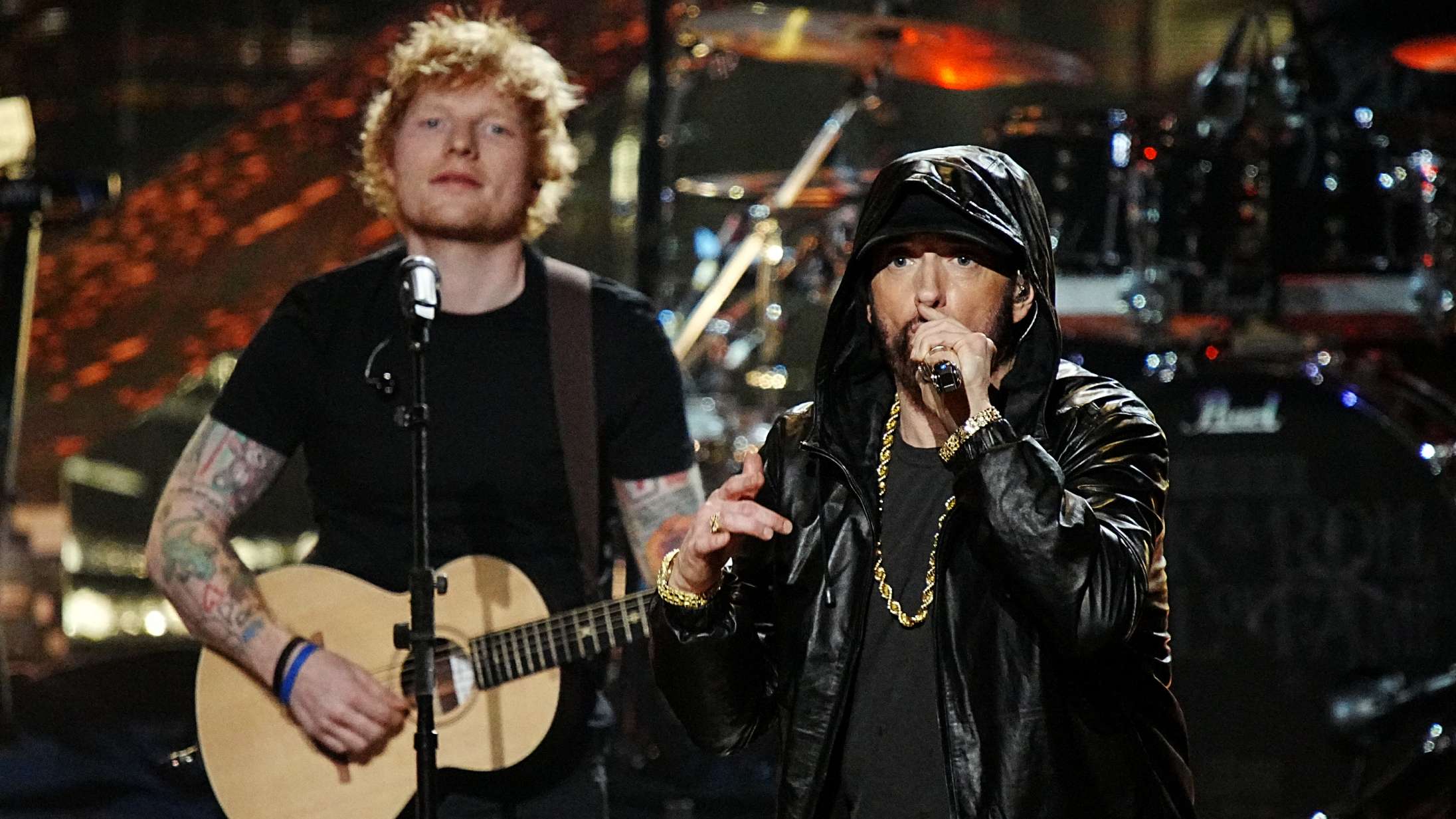 Se Eminem spille stjernespækket medley til sin Rock and Roll Hall of Fame-indvielse – blandt andet ‘Stan’ med Ed Sheeran