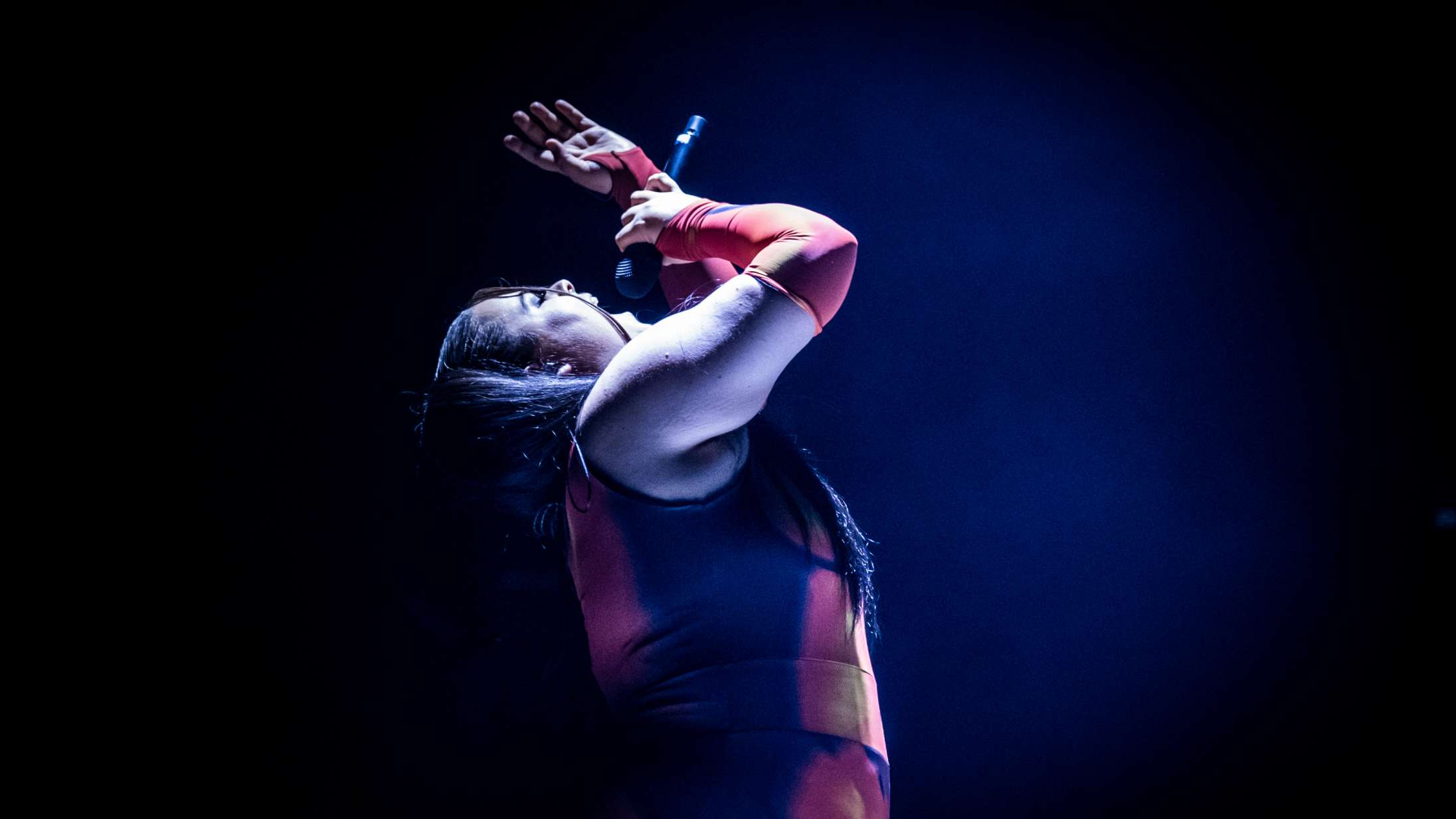 Det var intet mindre end genialt at lade Jada optræde på en platform midt i Royal Arena