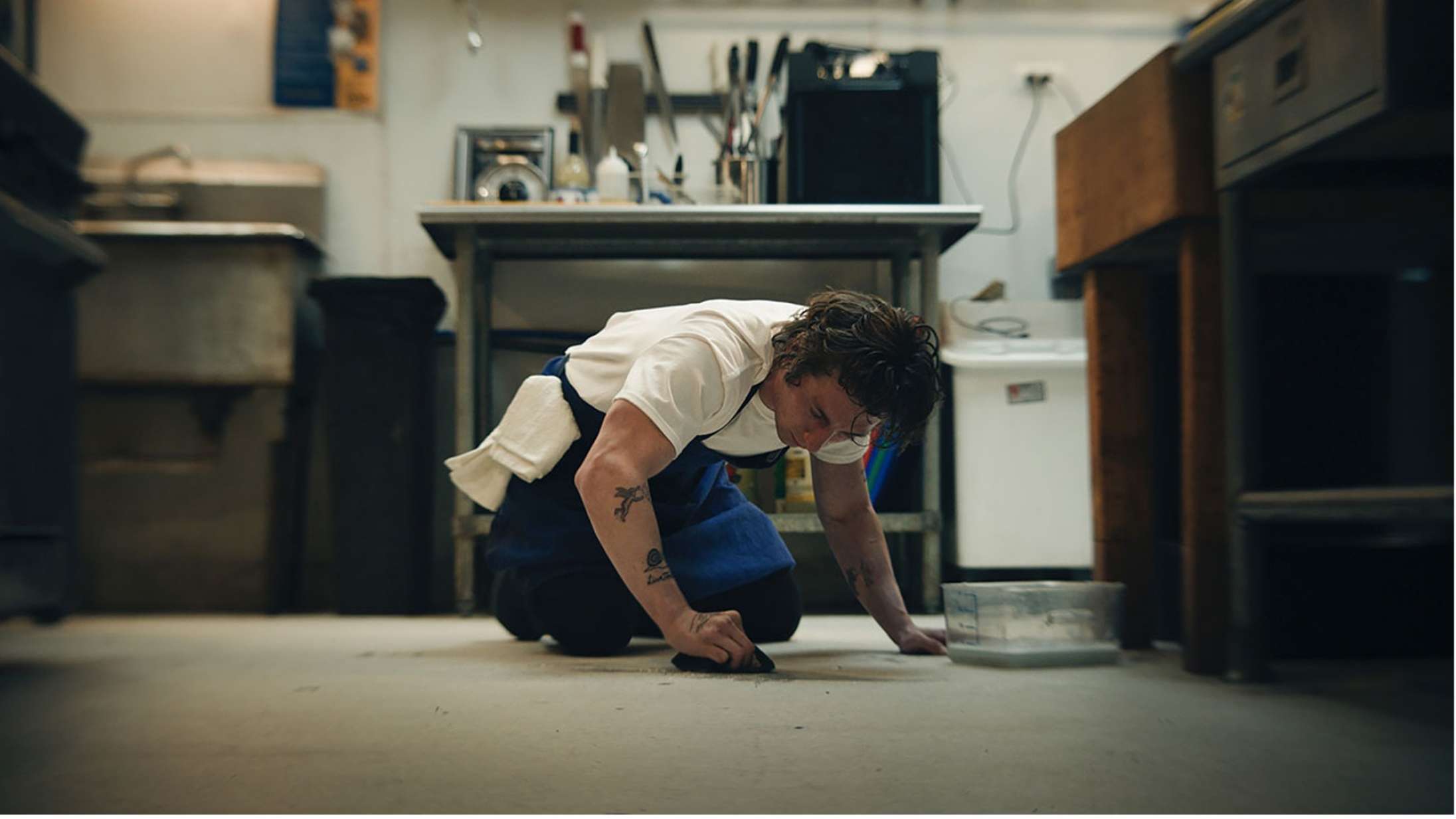 Spis, drik og had dig selv: Det kan vi lære af tidens madbesættelse i film og serier